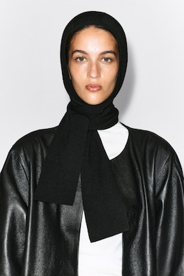 MERINO WOOL HOODED SCARF — BLACK 1
