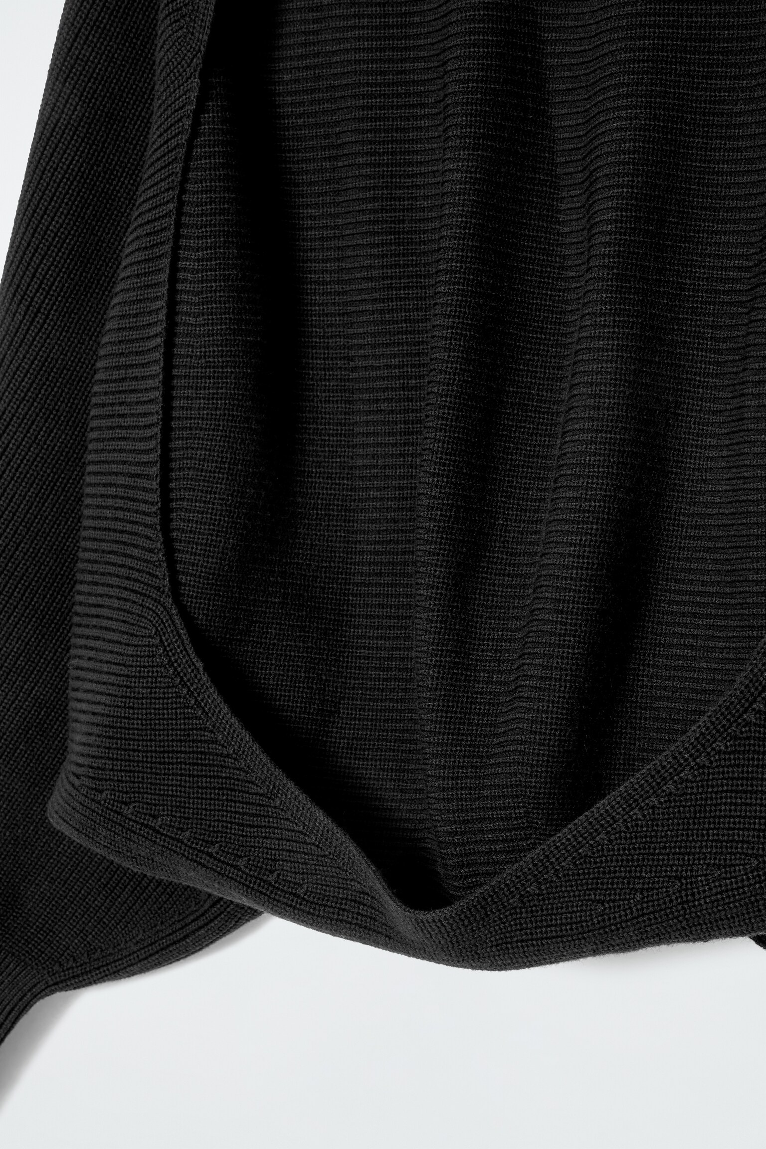 CÁRDIGAN REDONDO DE LANA - NEGRO - 5