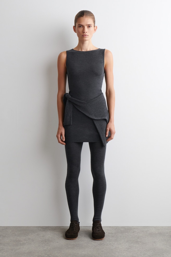 SEAMLESS MERINO WOOL MINI DRESS — CHARCOAL MÉLANGE