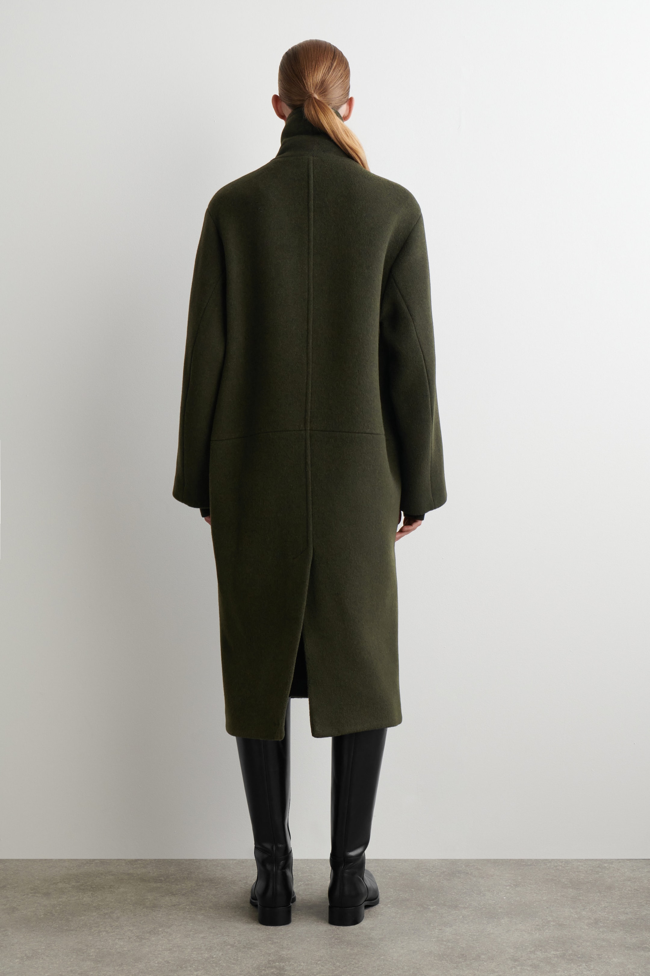 OVERSIZED DOUBLE-BREASTED WOOL COAT
