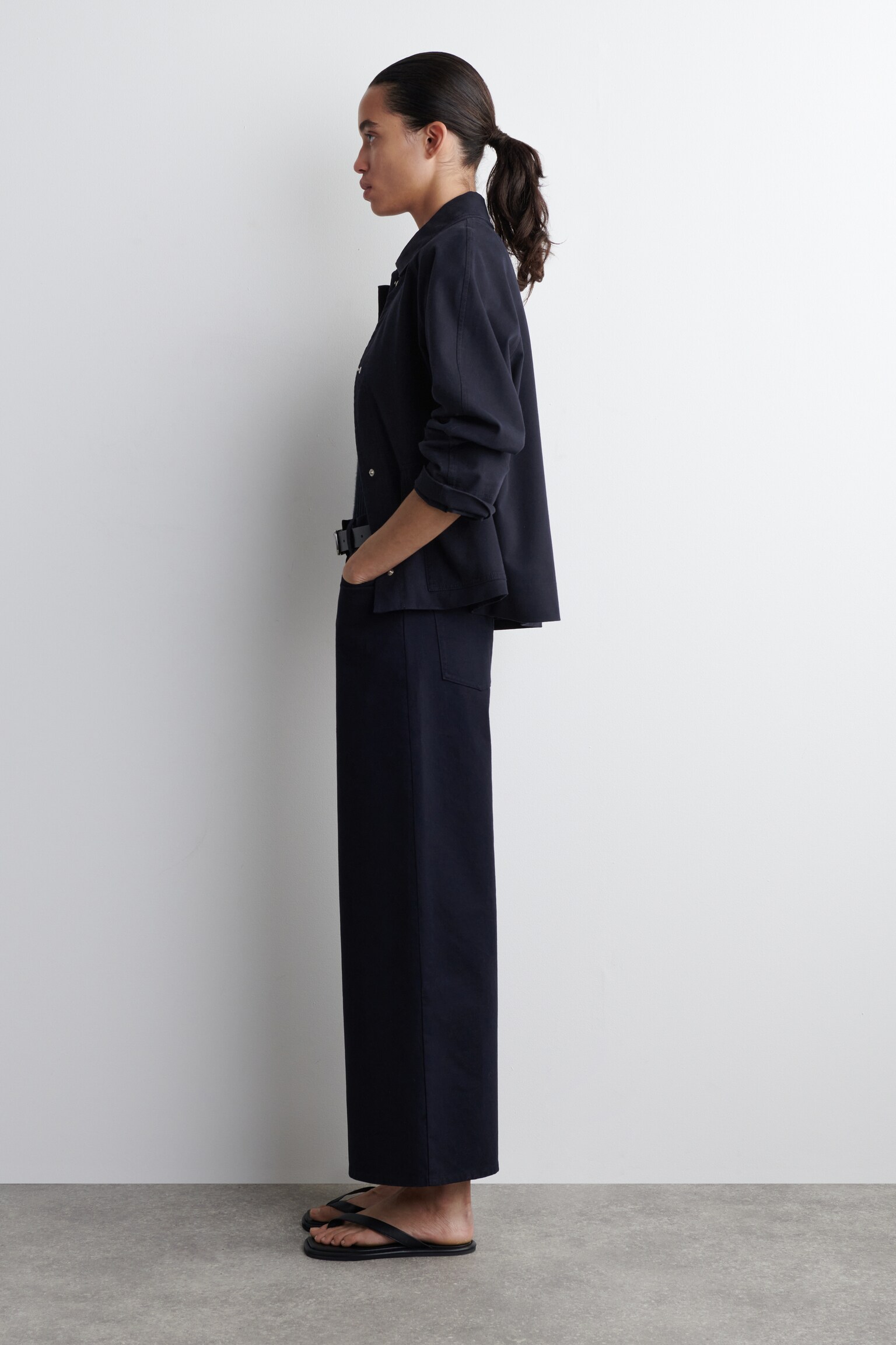 COTTON CROPPED WIDE-LEG TROUSERS - NAVY/CAMEL - 4