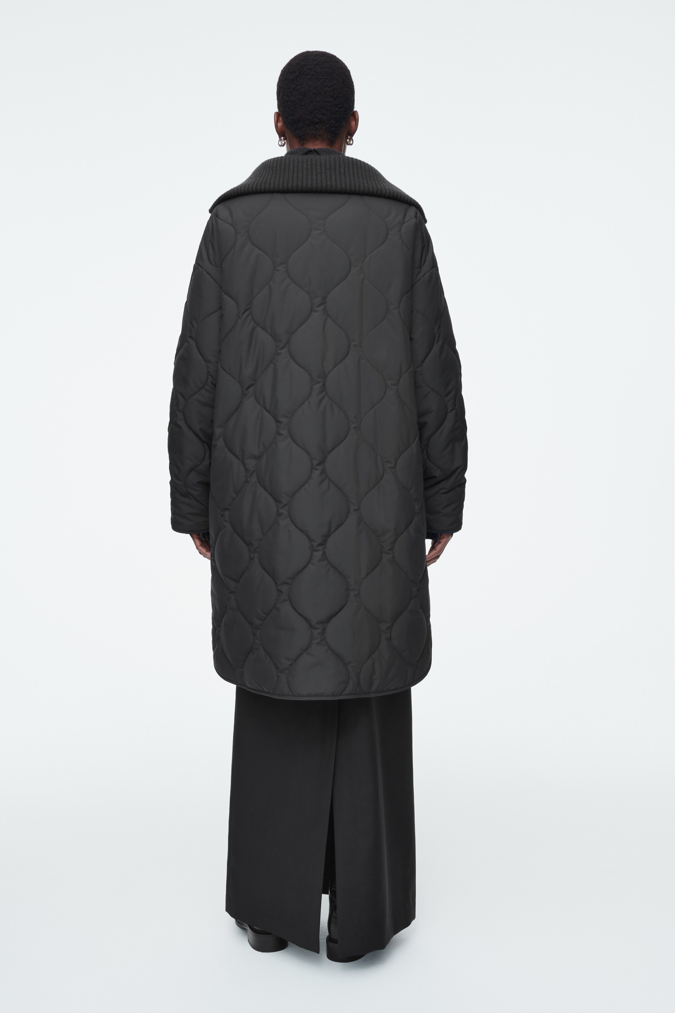 Ver imagem maior: CASACO ACOLCHOADO COM GOLA CANELADA - PRETO - SENHORA | H&M PT 3