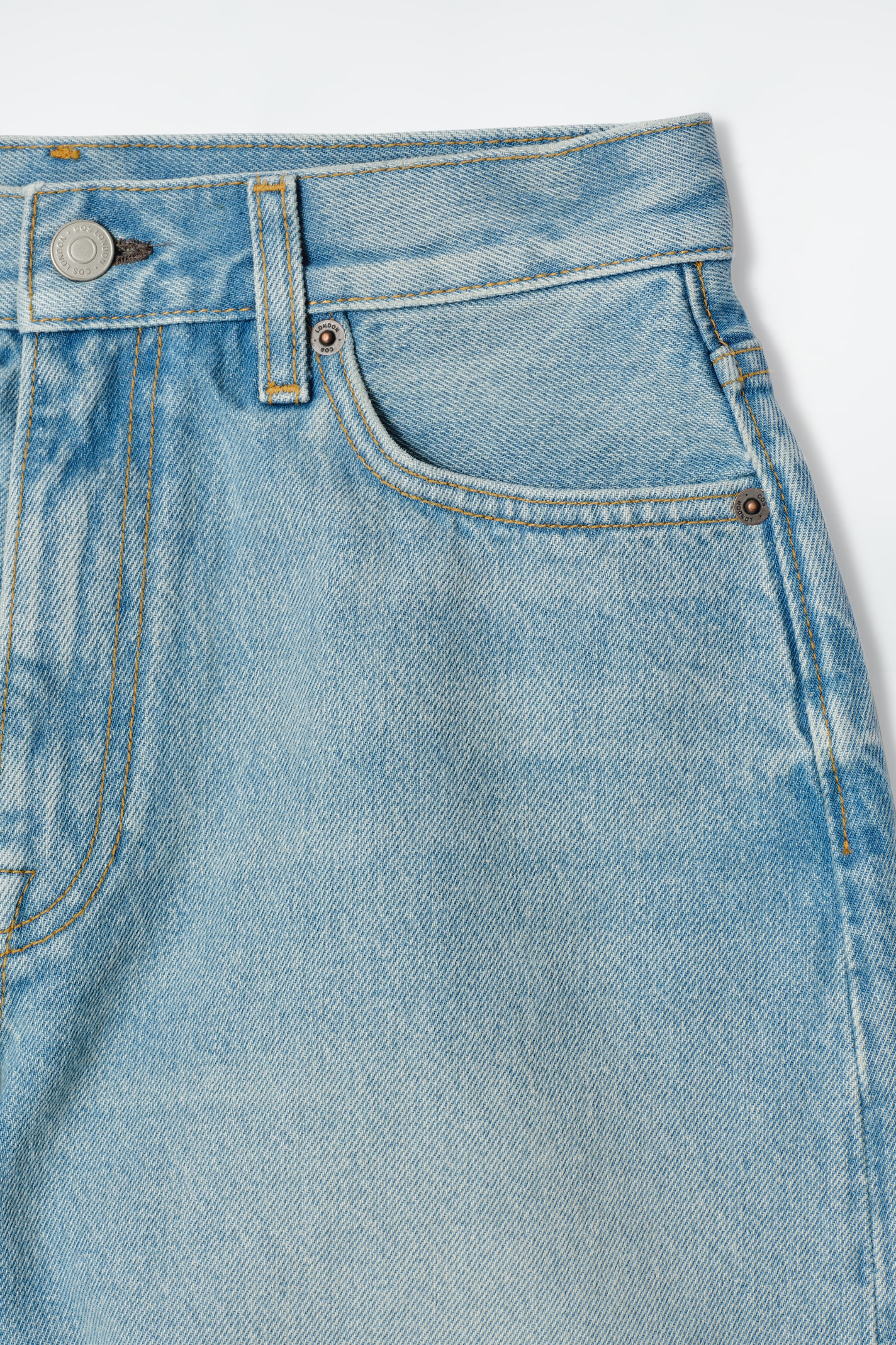 Grösseres Bild ansehen: JEANSSHORTS MIT HOHEM BUND - BLAUE WASCHUNG - DAMEN | H&M CH 6
