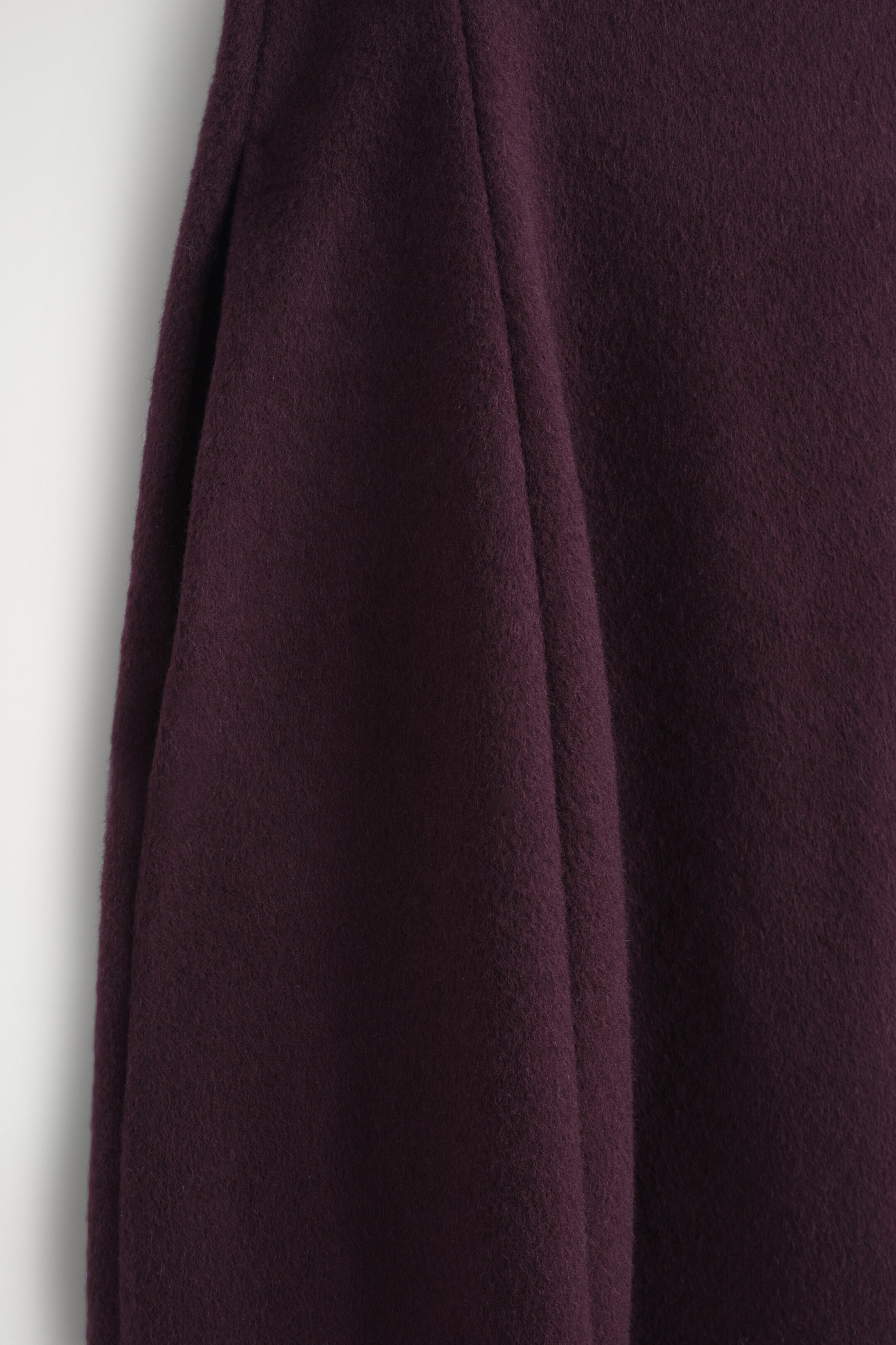 Vezi imaginea mai mare: SCULPTED BRUSHED-WOOL MIDI DRESS - BURGUNDY - FEMEI | H&M RO 6