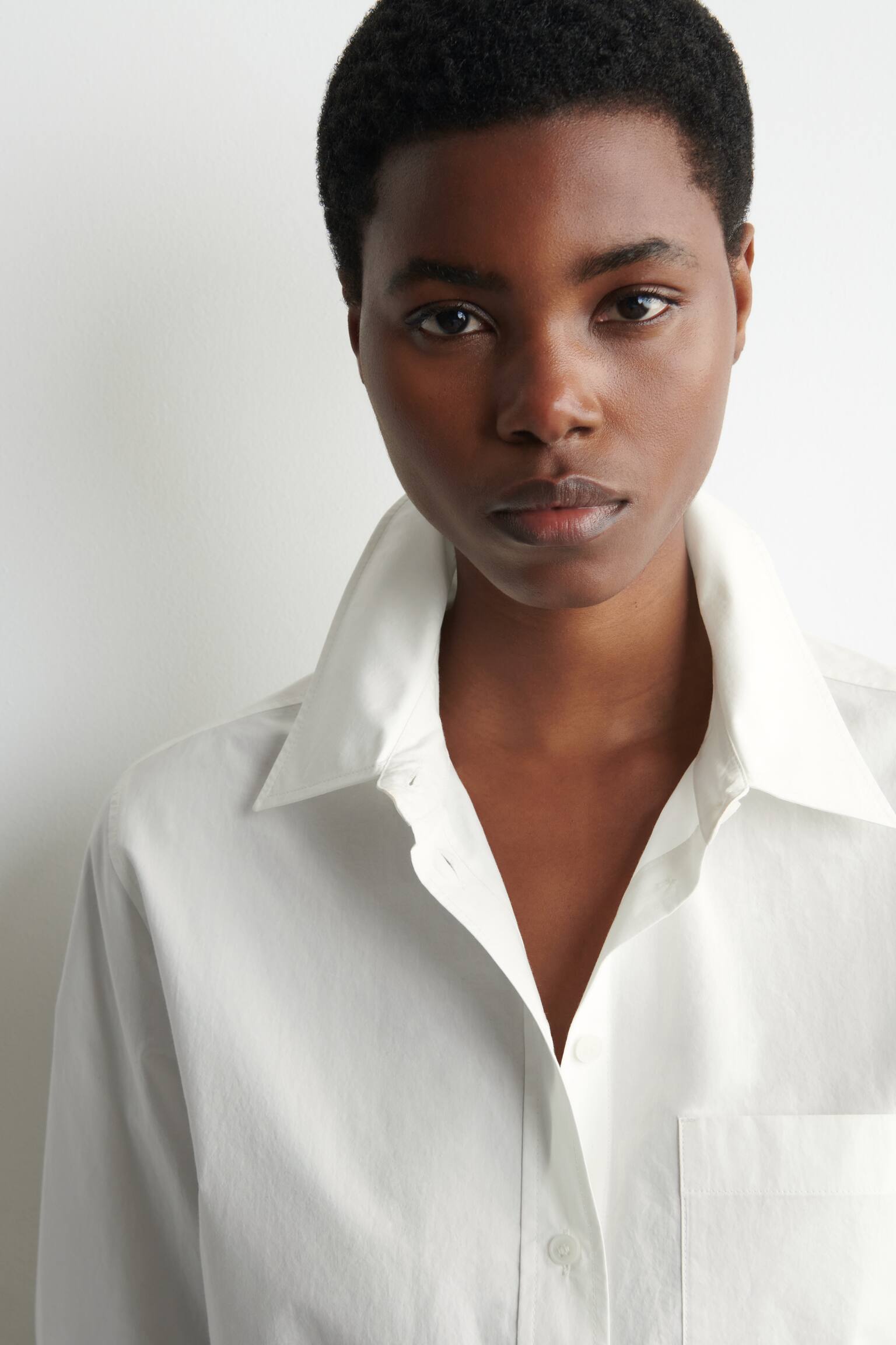 ELEGANTES HEMD AUS PIMA-BAUMWOLLE - WEISS/DUNKELBRAUN/WEISS - 6