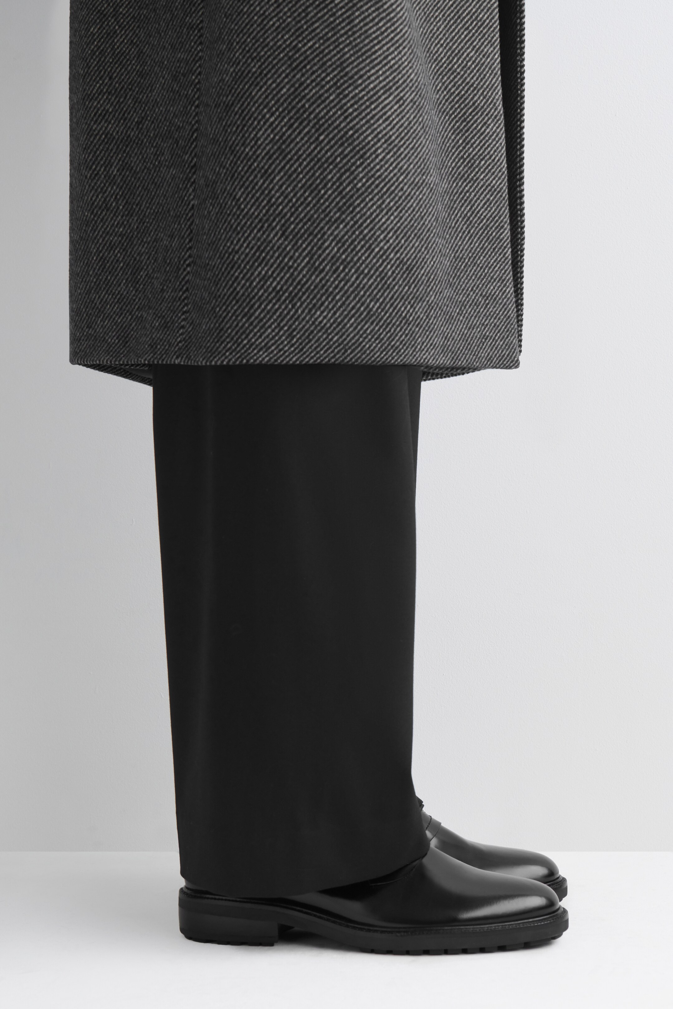 Vezi imaginea mai mare: PANTOFI OXFORD DIN PIELE - NEGRU - BĂRBAŢI | H&M RO 2