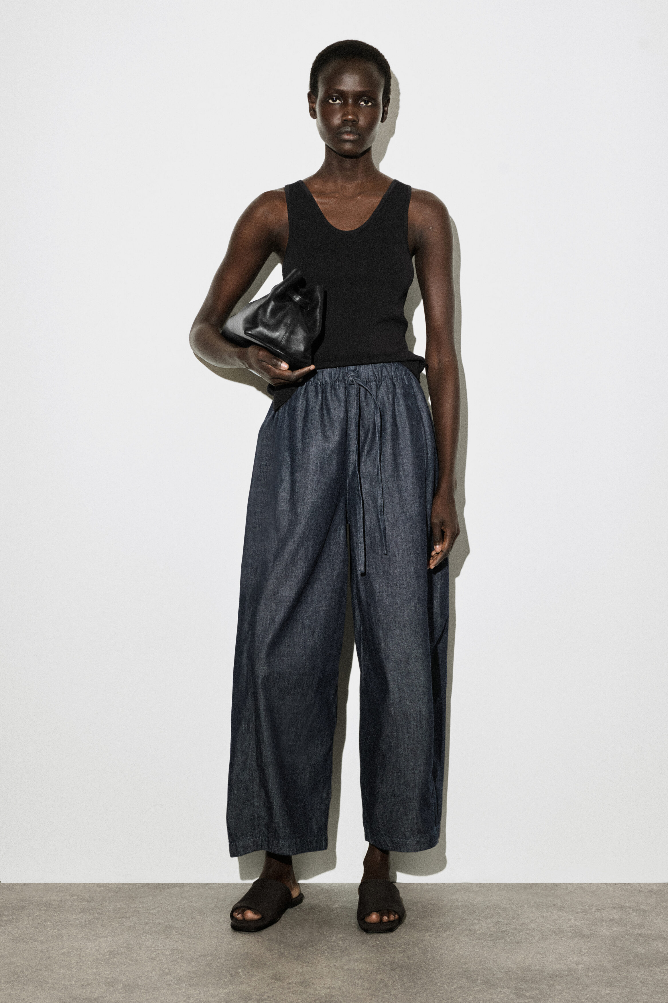 BARREL-LEG DENIM DRAWSTRING TROUSERS - DARK BLUE | COS CH
