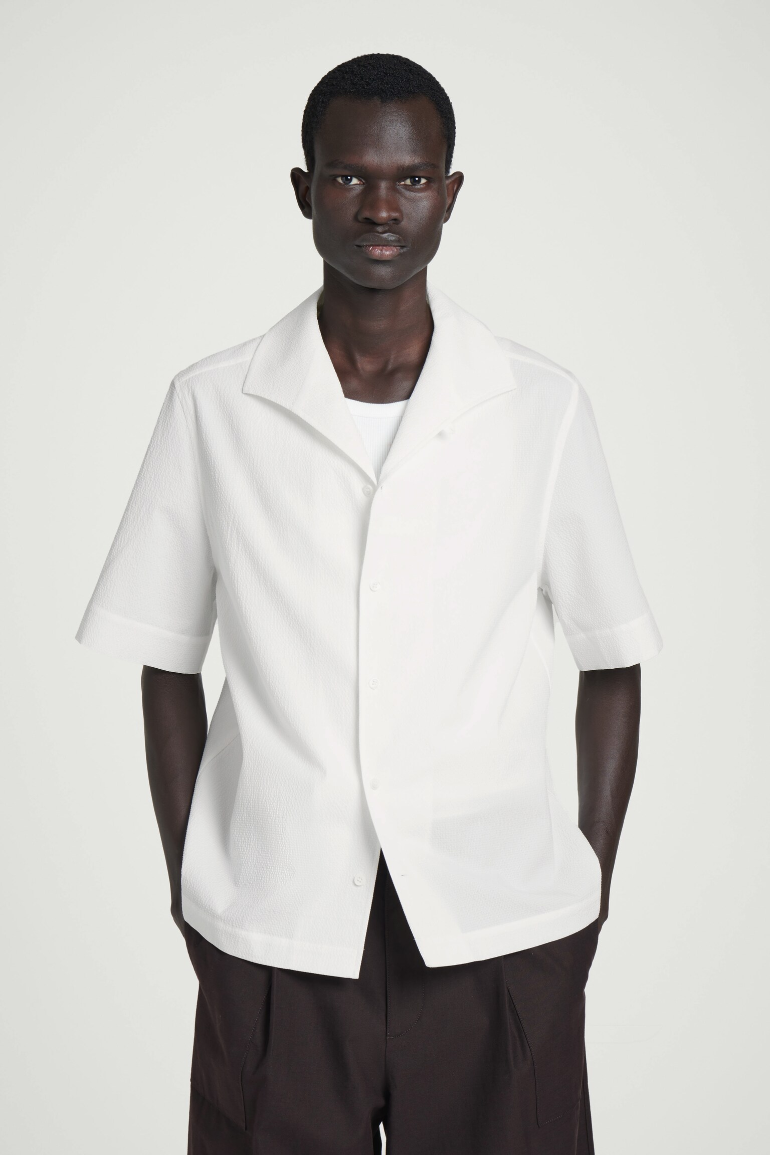 CAMP-COLLAR SEERSUCKER SHIRT - WHITE/NAVY