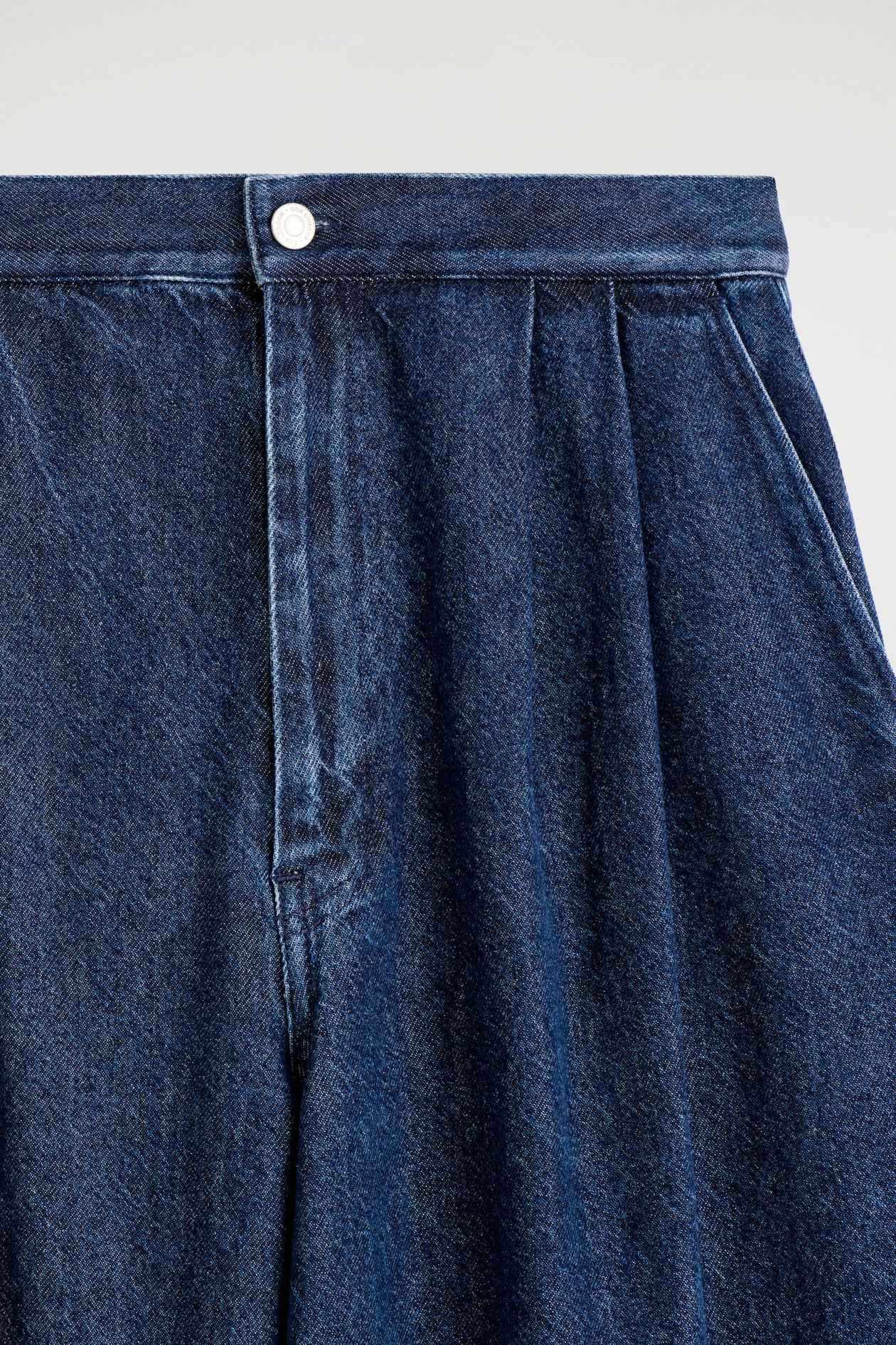 PLEATED WIDE-LEG DENIM PANTS — DARK BLUE