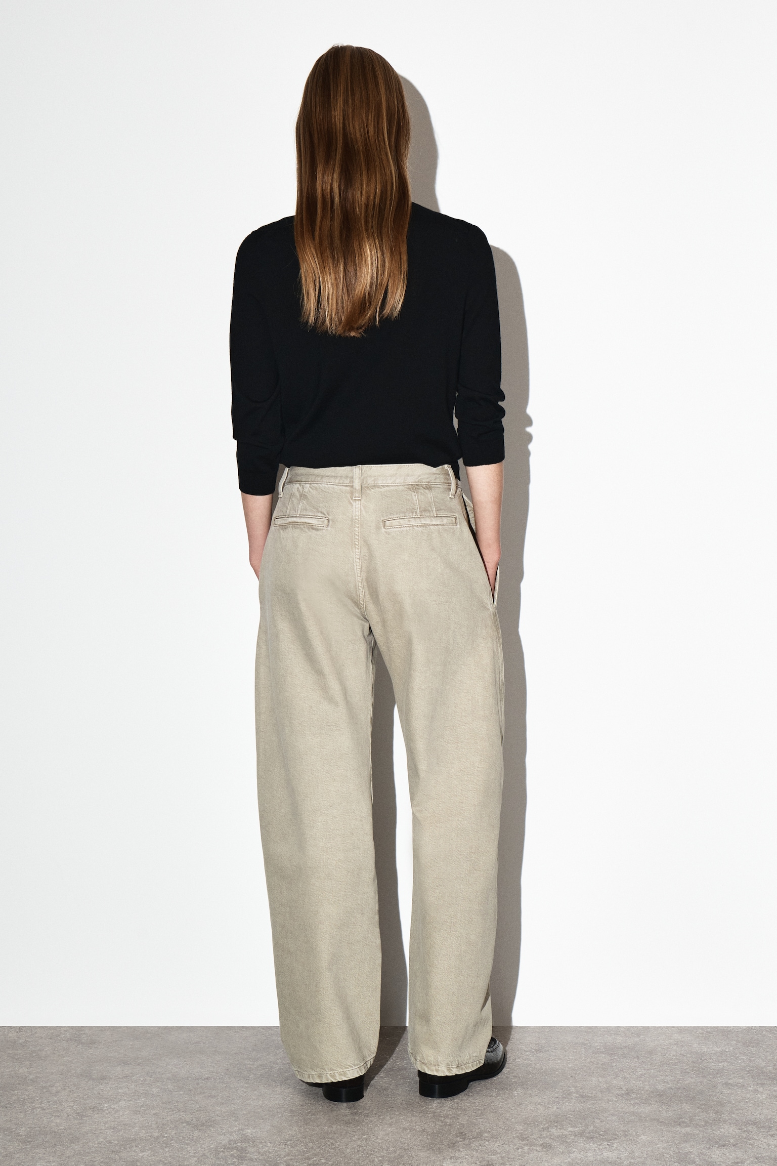 PANTALON BARREL EN DENIM - GRIS BEIGE - 6