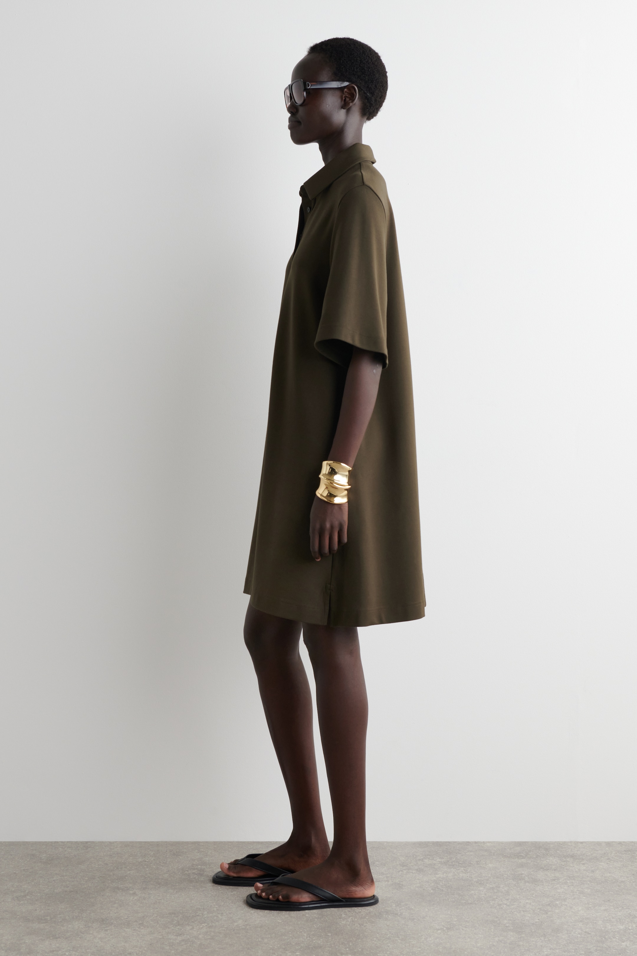 Agrandir l'image: ROBE COURTE FAÇON POLO EN JERSEY - KAKI FONCÉ - FEMME | H&M FR 2