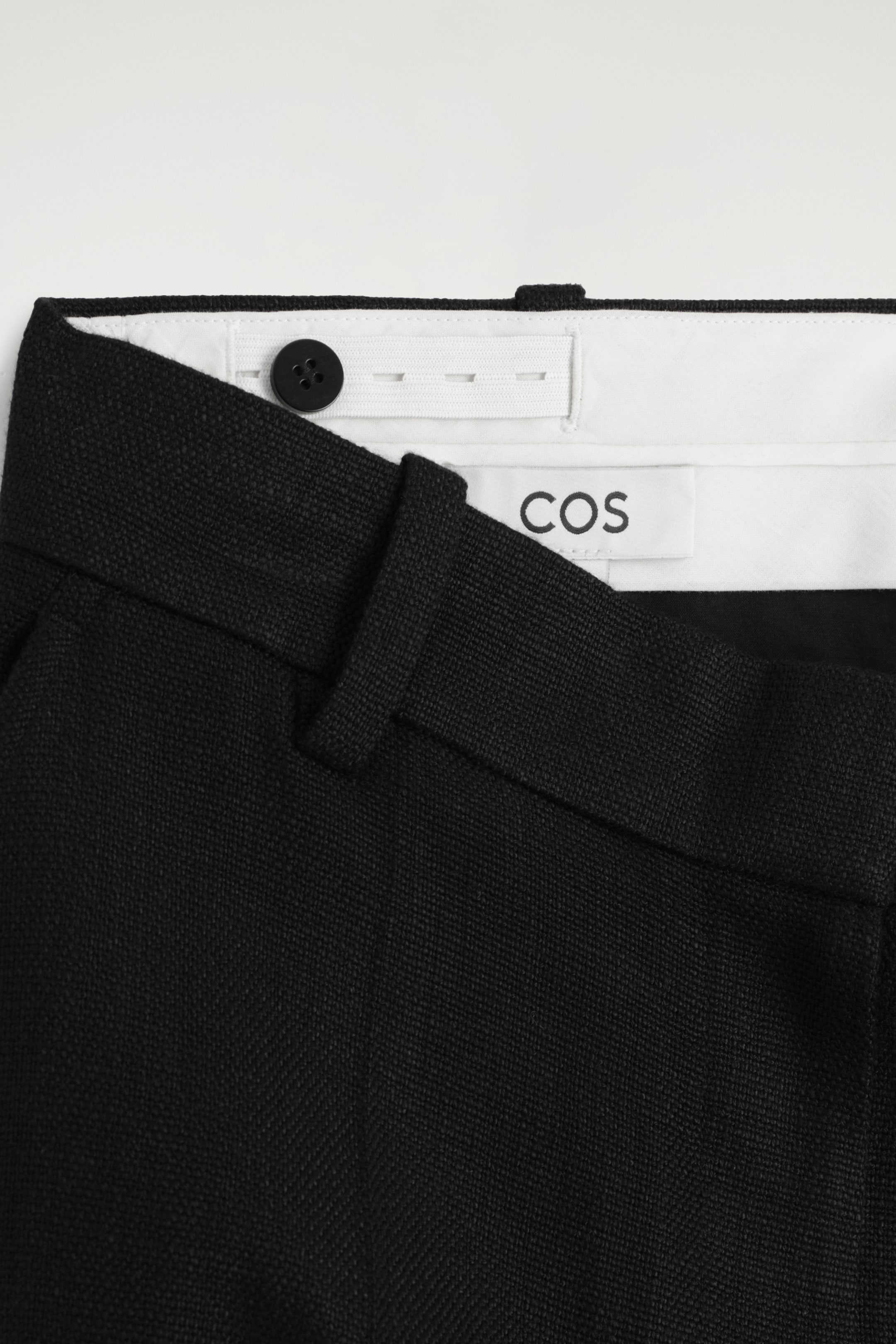 Grotere afbeelding bekijken: KORTE GETAILLEERDE BROEK - ZWART - DAMES | H&M NL 6