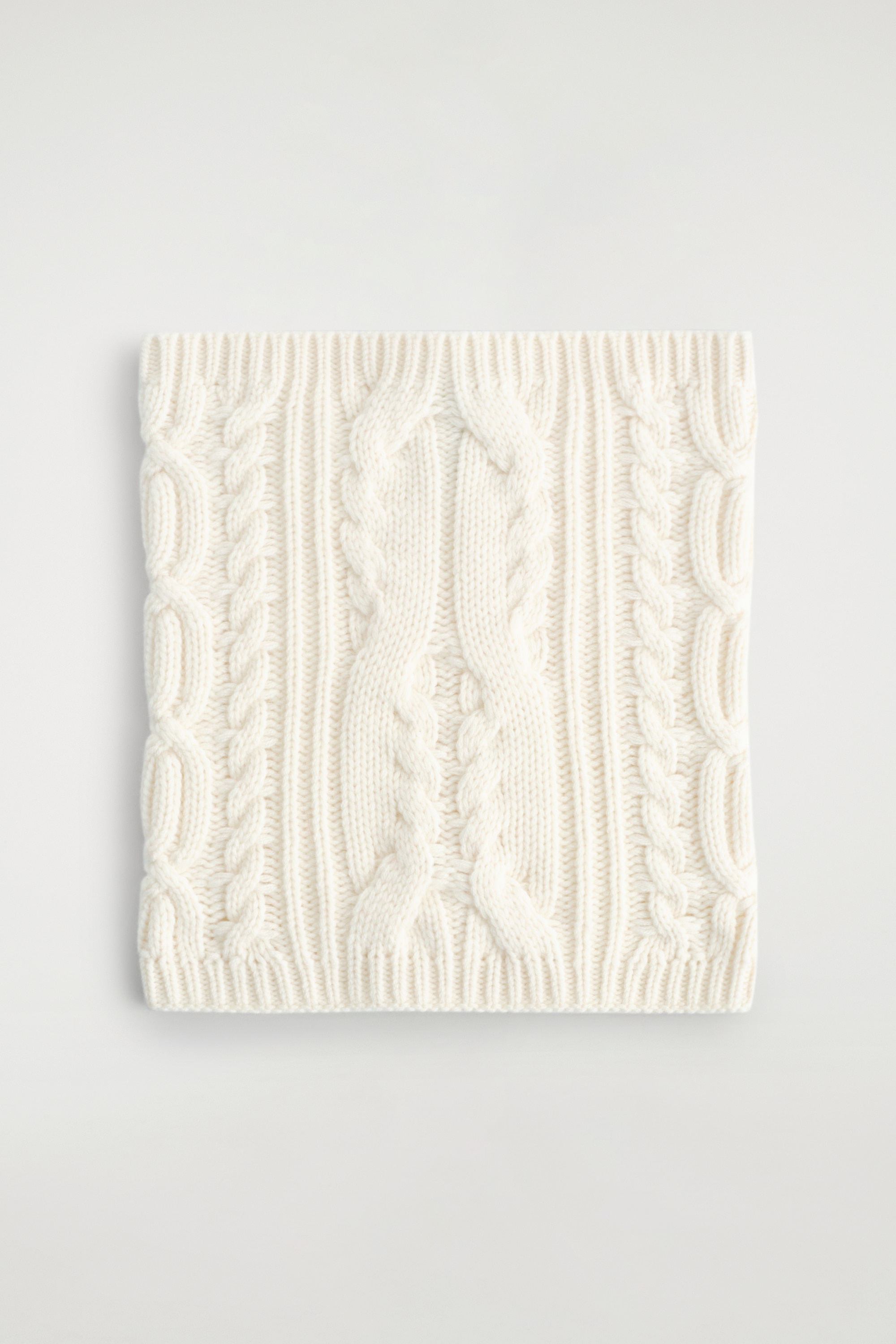 CABLE-KNIT WOOL-CASHMERE SNOOD - CREAM/RED