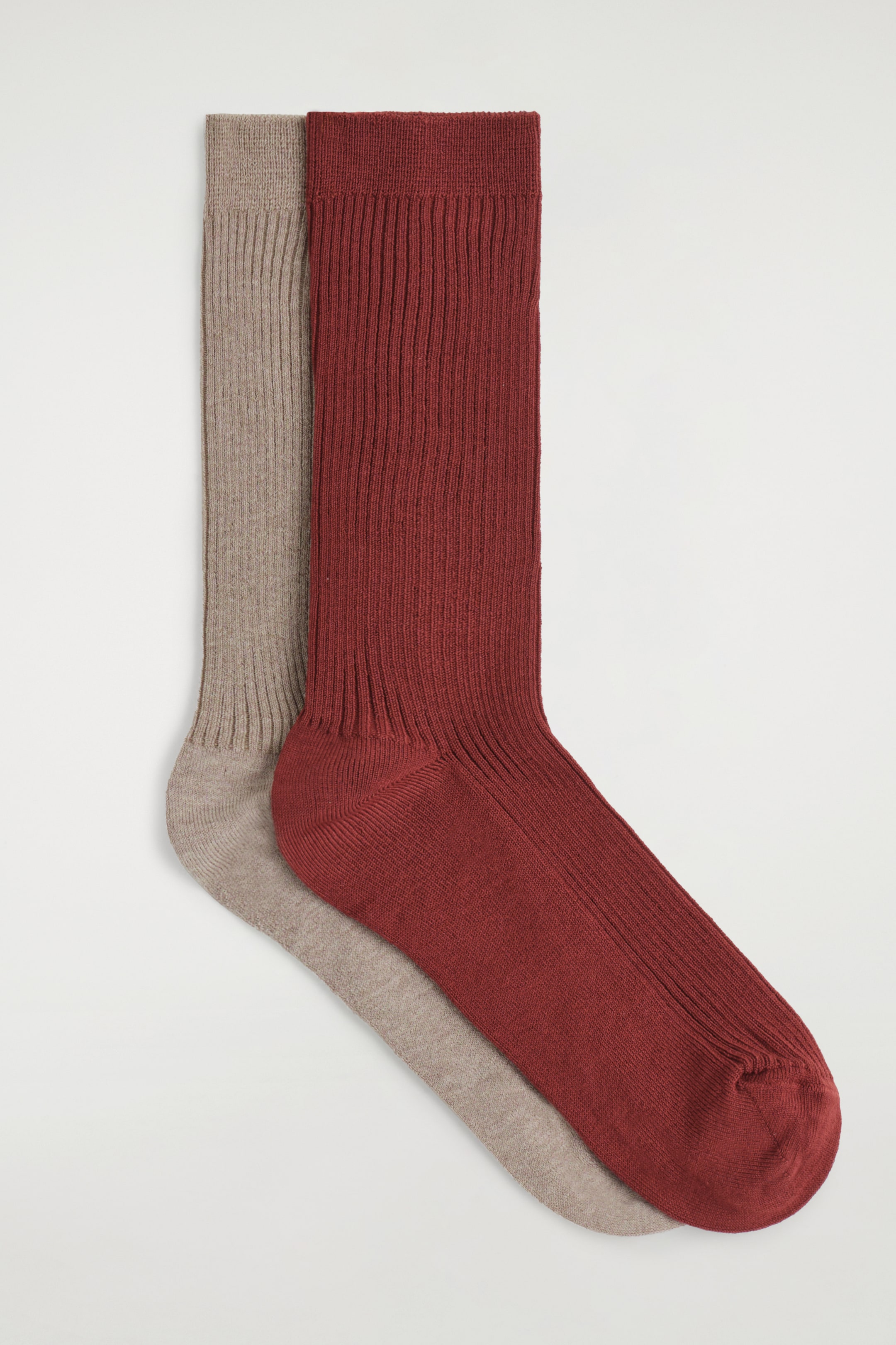 Grotere afbeelding bekijken: 2-PACK RIBBED SOCKS - BEIGE / DONKERROOD - DAMES | H&M NL 1