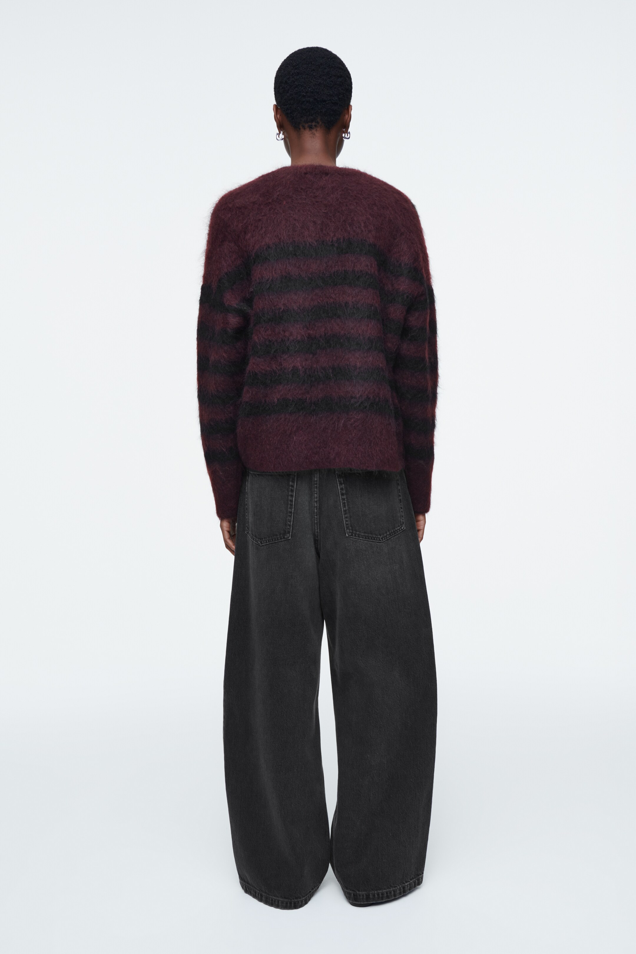 Grösseres Bild ansehen: PULLOVER MIT RUNDHALSAUSSCHNITT AUS MOHAIR - SCHWARZ/BURGUNDERROT/GESTREIFT - DAMEN | H&M CH 4