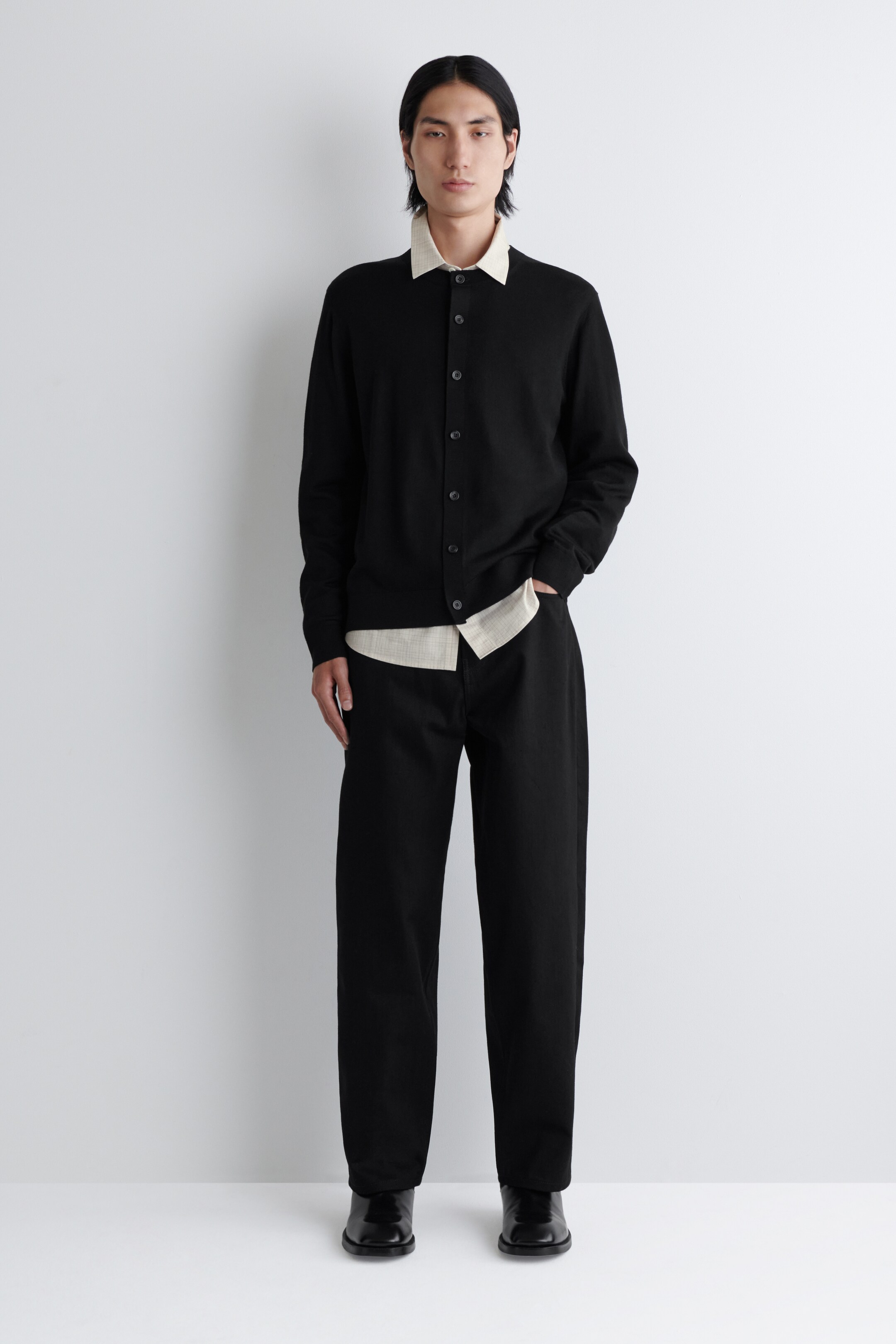 Ver imagen más grande: CÁRDIGAN DE LANA MERINO CON CUELLO REDONDO - NEGRO - HOMBRE | H&M ES 2