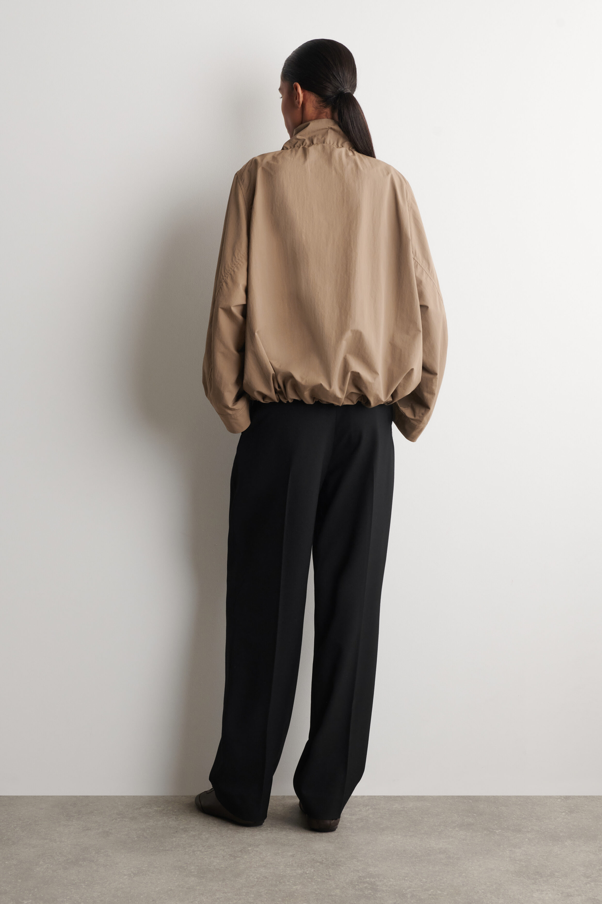 ジャケット・アウター N/07 ANATOMY HIGHNECK COAT NYLON mock-NECK JACKET - BEIGE | COS US