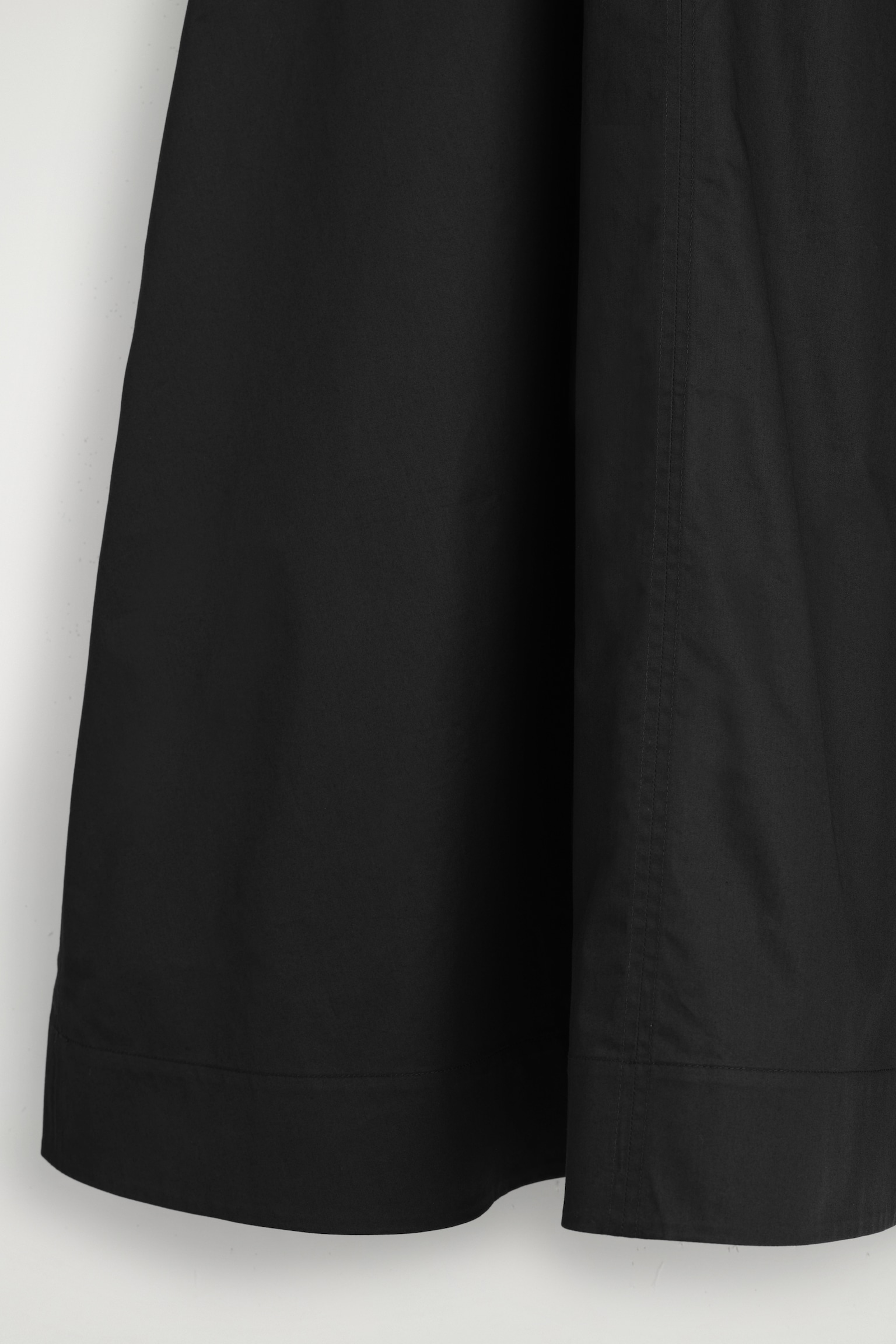 ABITO MINI A TRAPEZIO CON LACCI SUL RETRO - NERO/ROSSO - 6