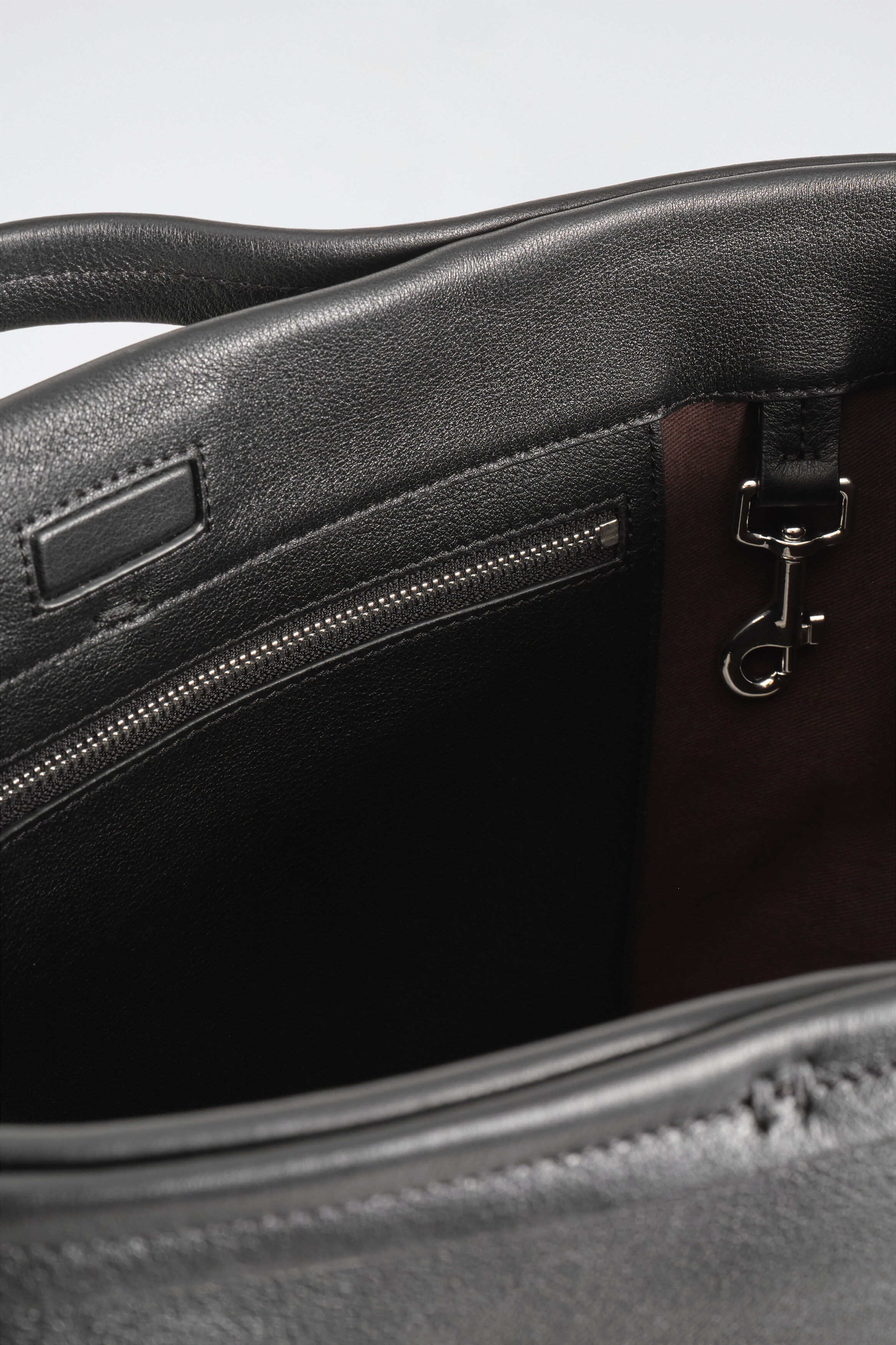 TETHER TOTE BAG - LEATHER - thumbnail 5