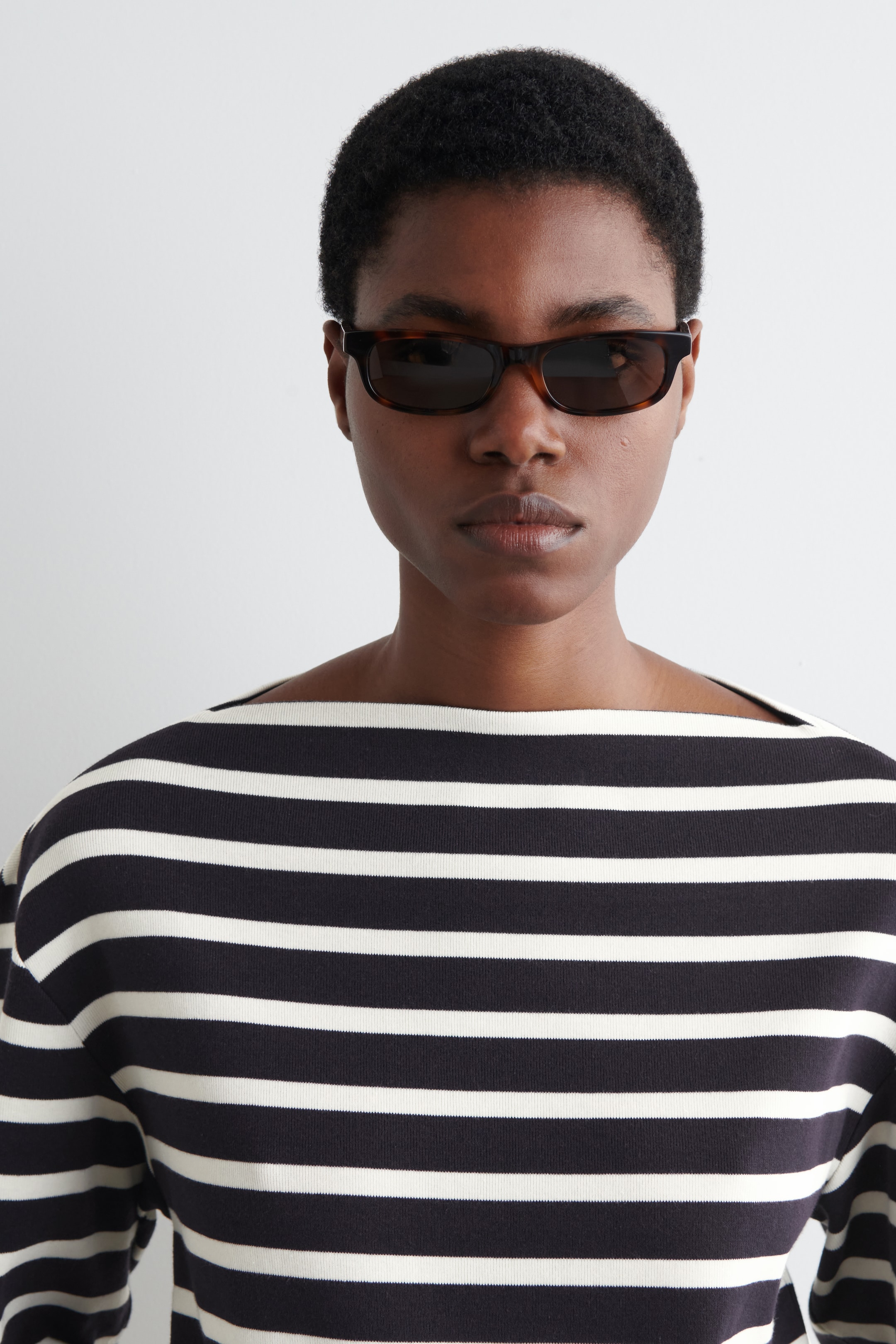 Grotere afbeelding bekijken: GESTREEPTE BOOTHALS TOP - MARINE / GESTREEPT - DAMES | H&M NL 5