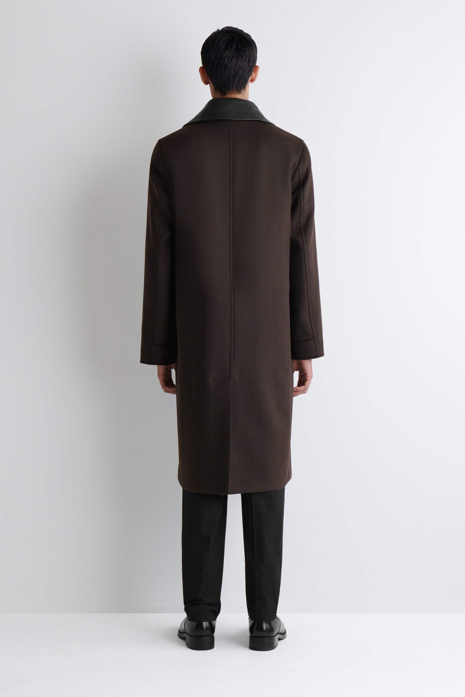 MANTEAU EN LAINE À COL EN CUIR - BRUN FONCÉ - 3