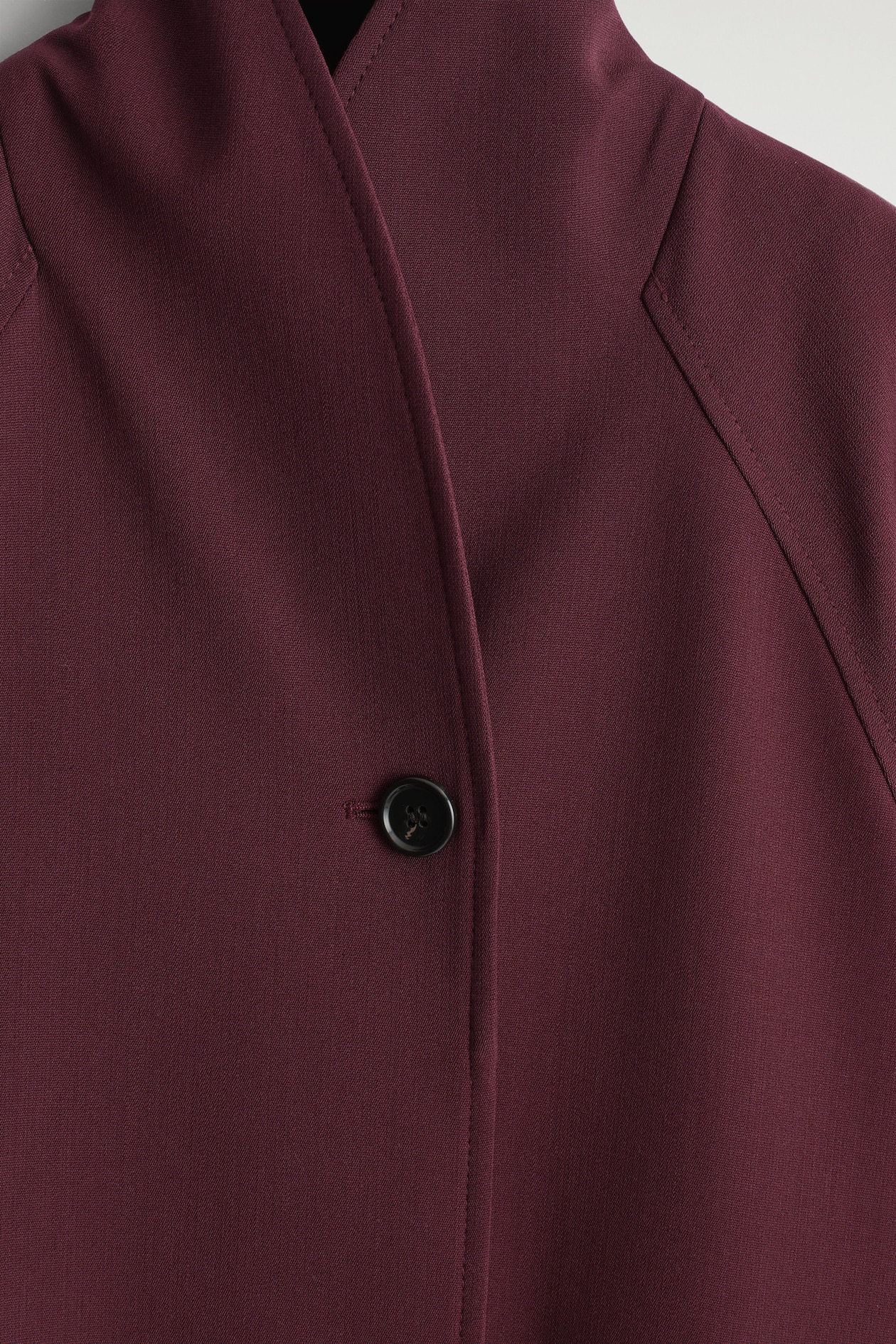 BELTED WOOL-BLEND SHAWL-COLLAR JACKET — BURGUNDY