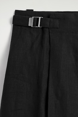 PLEATED BELTED LINEN SHORTS — BLACK 5