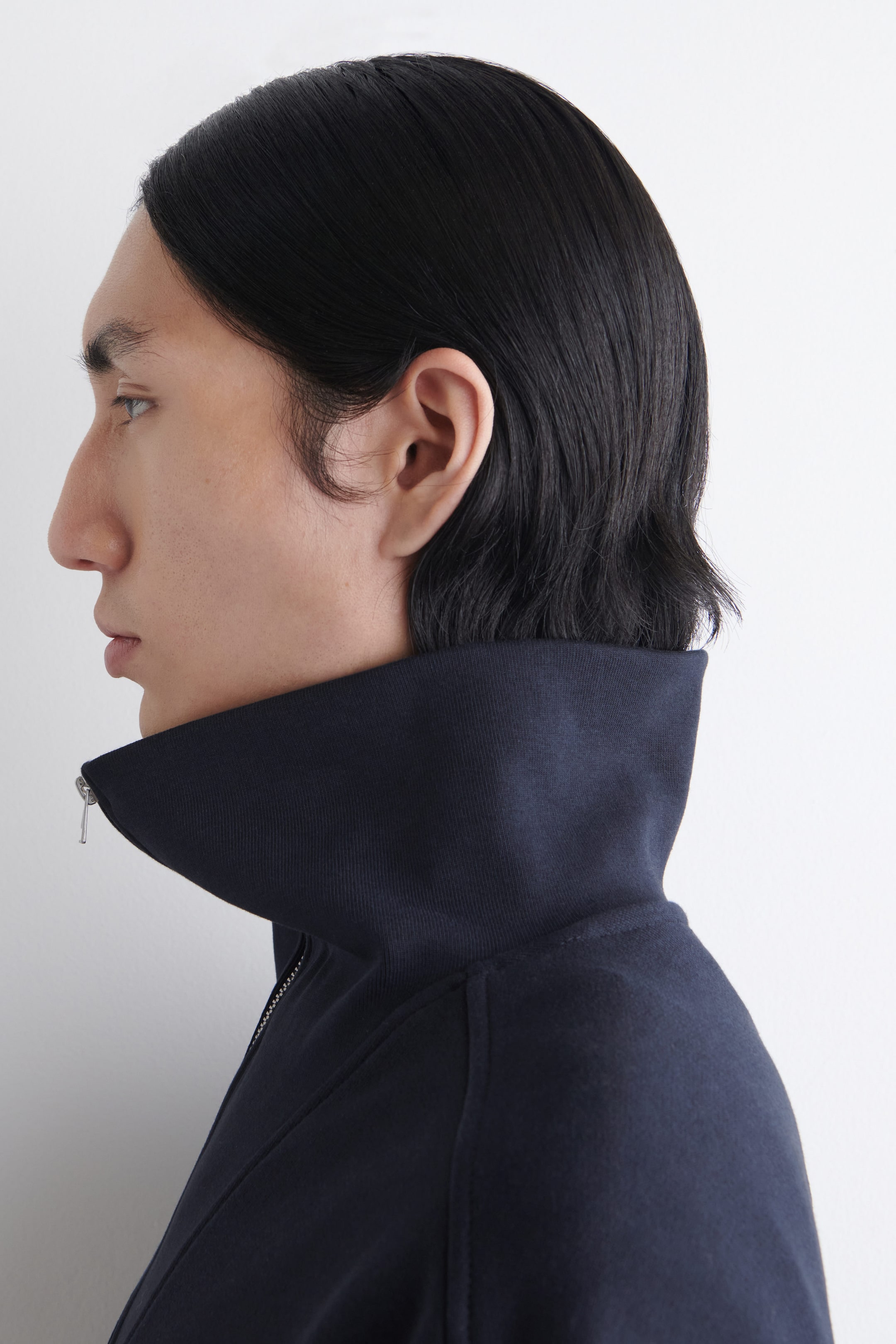 MOCK-NECK ZIP-UP SWEATSHIRT