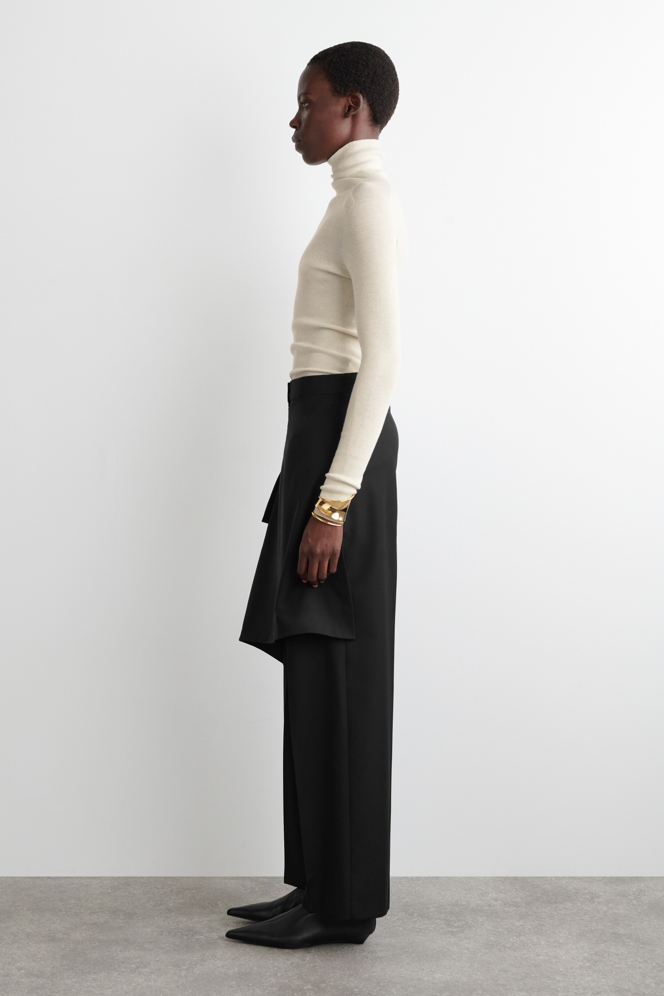 View larger image: SPARKLY SEAMLESS WOOL TOP - CREAM - Ladies | H&M GB 3