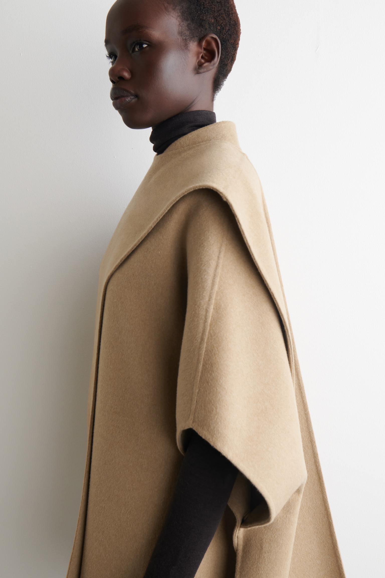 DOUBLE-FACED WOOL SCARF CAPE - BEIGE/DARK BROWN/BLACK - 7