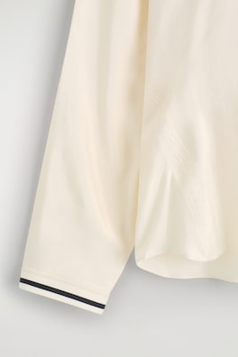 CONTRAST-TIPPED SCULPTED OPEN-COLLAR SHIRT — IVORY 8
