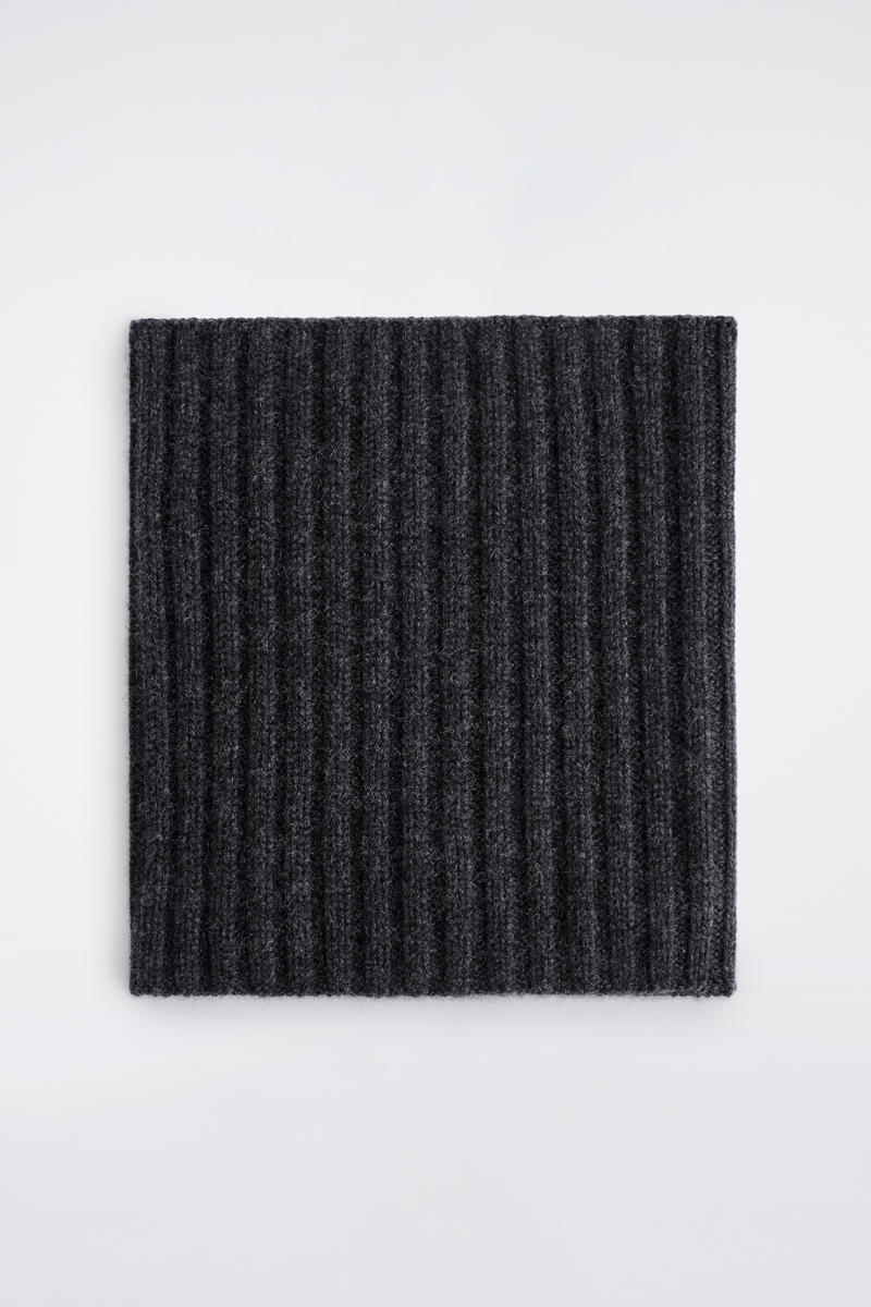 Chunky Ribbed Cashmere Snood