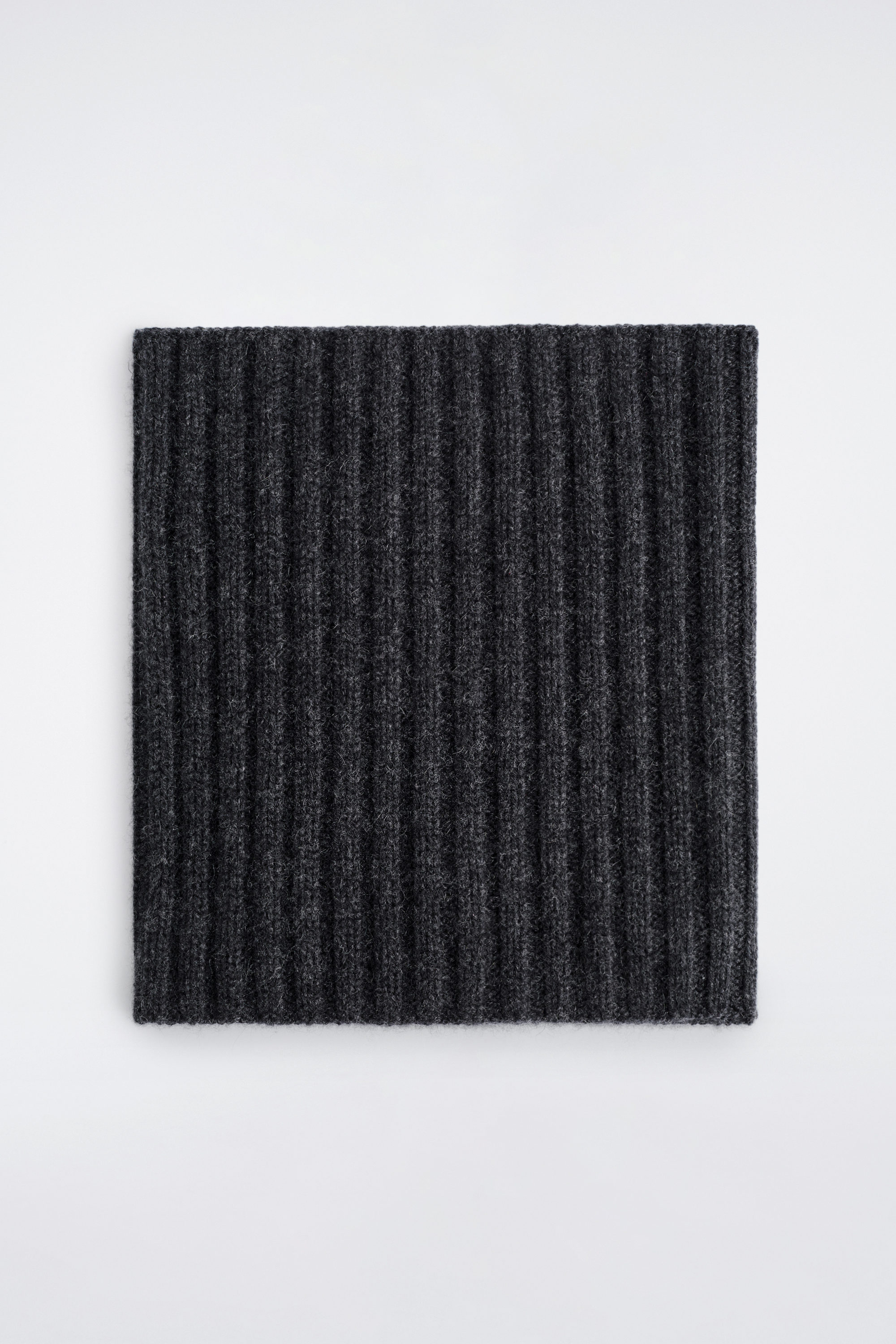 CHUNKY RIBBED CASHMERE SNOOD - BLACK MÉLANGE | COS US
