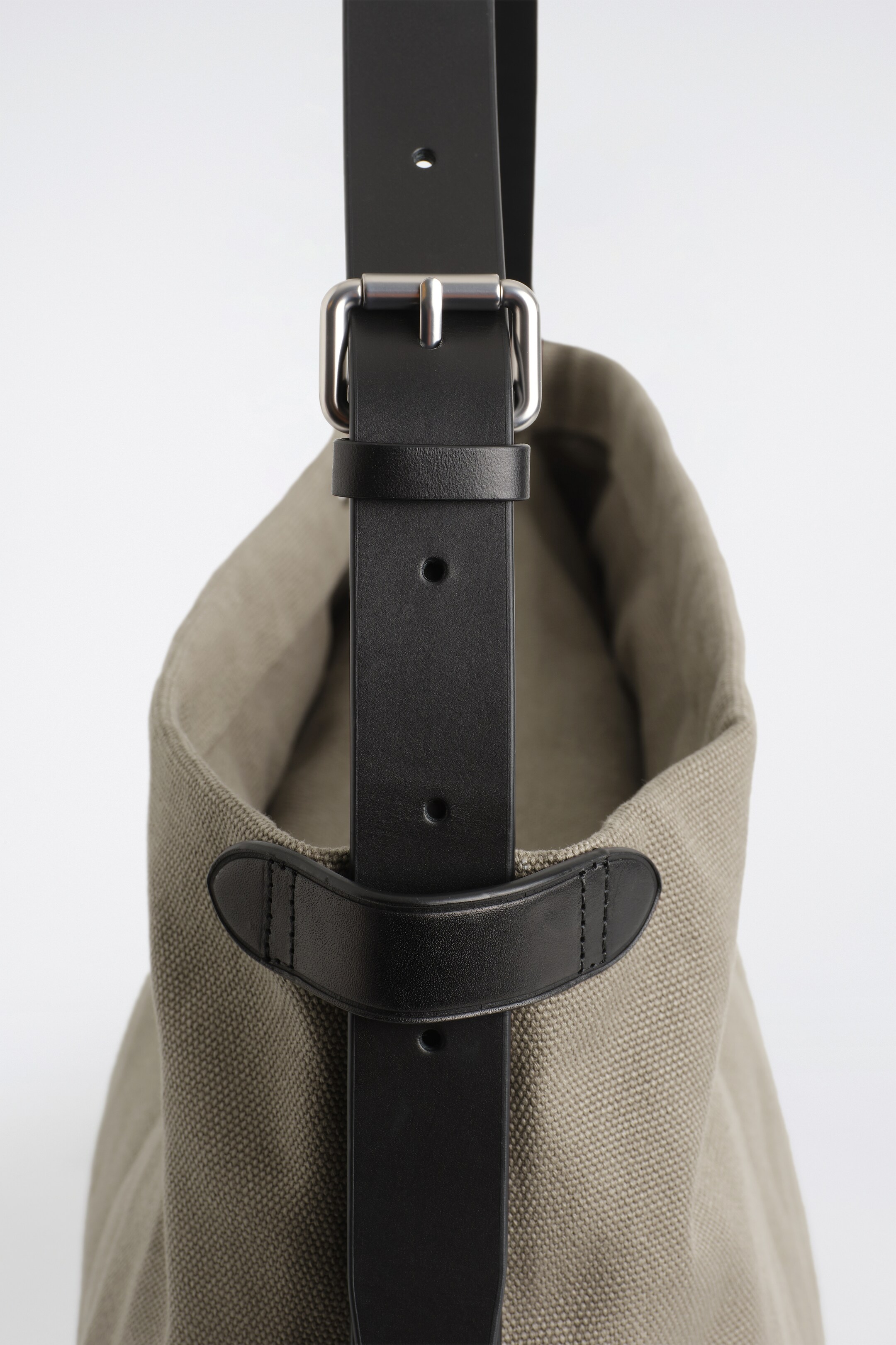 Grösseres Bild ansehen: UTILITY MESSENGER BAG - CANVAS - GRAU - HERREN | H&M CH 4