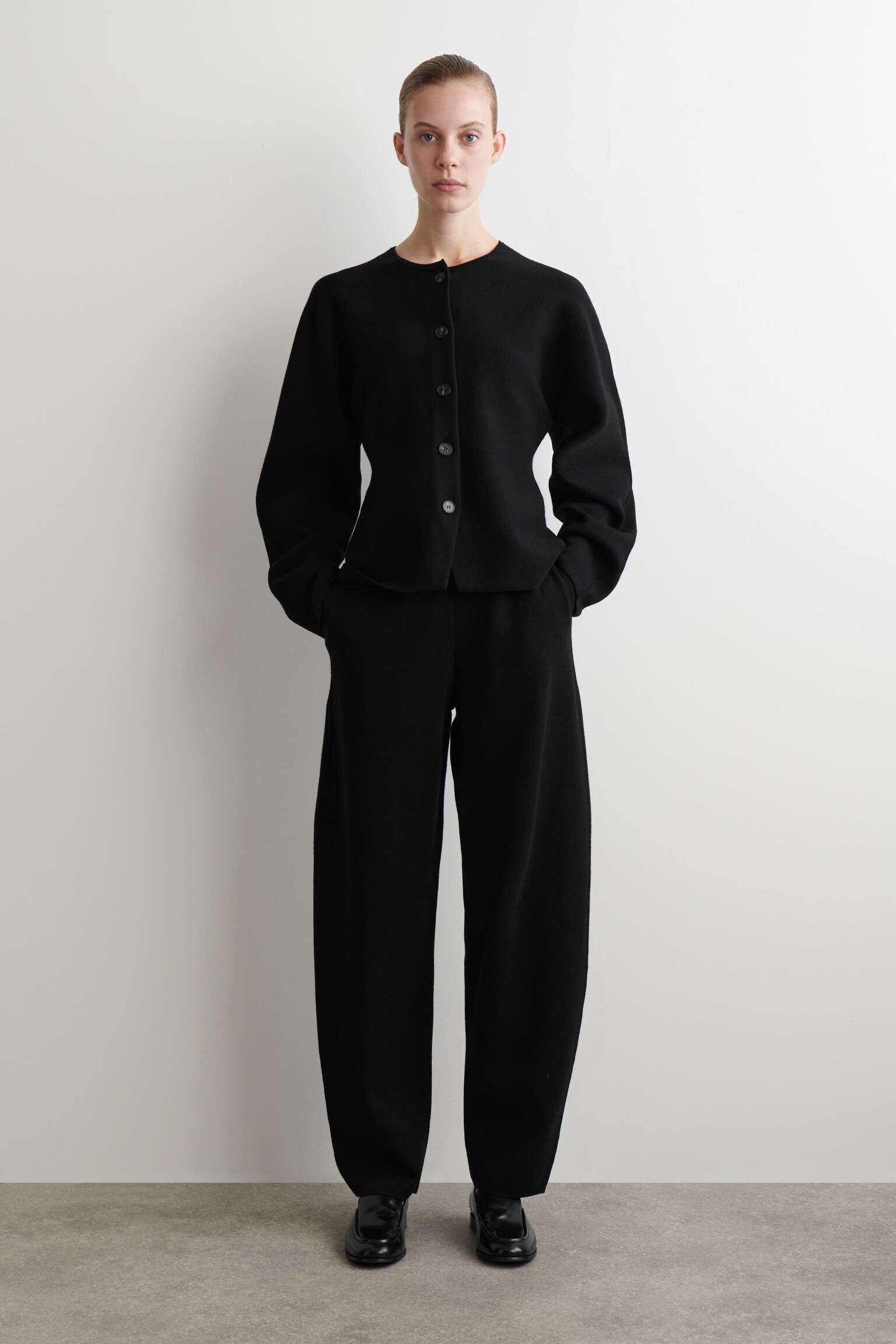 PANTALONI BARREL IN MAGLIA DI LANA - NERO