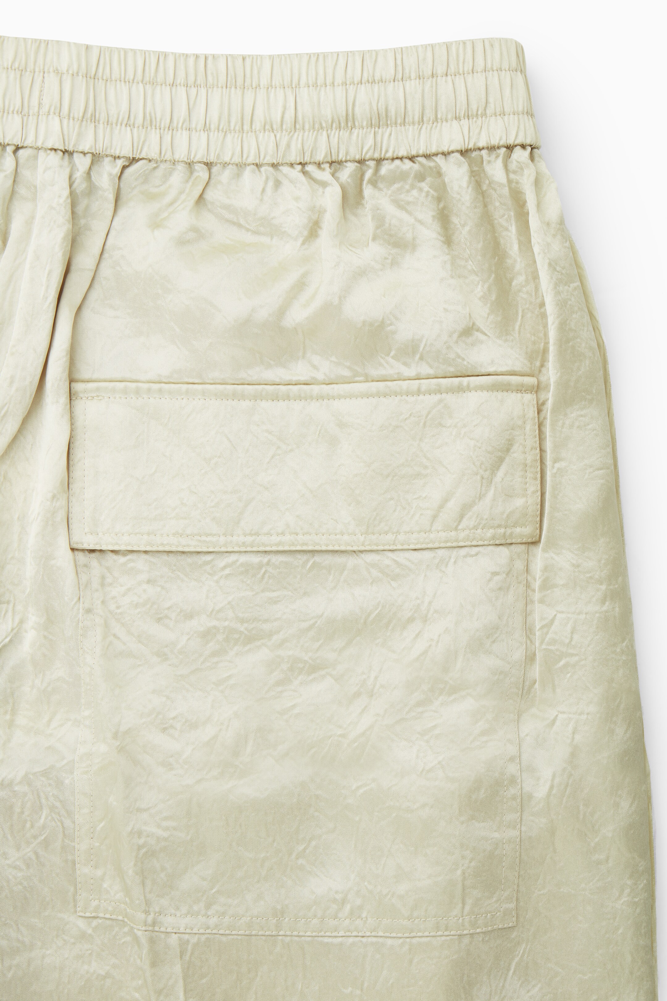 Grösseres Bild ansehen: SATINHOSE IN KNITTEROPTIK MIT GERADEM BEIN - CREME - DAMEN | H&M CH 2
