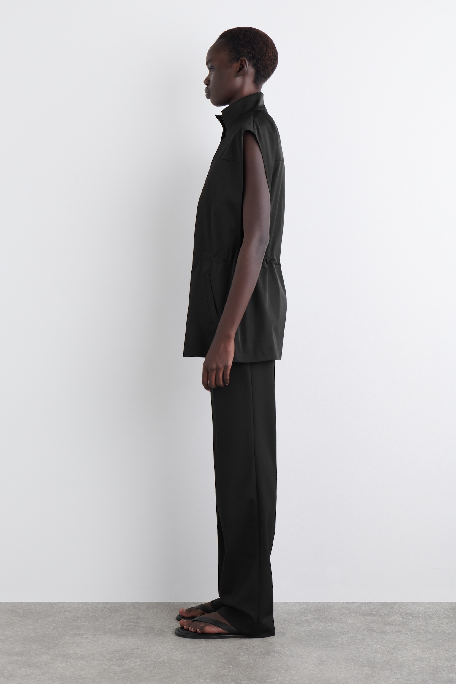 GILET UTILITY CON COLLO A LUPETTO - NERO/KAKI - 8
