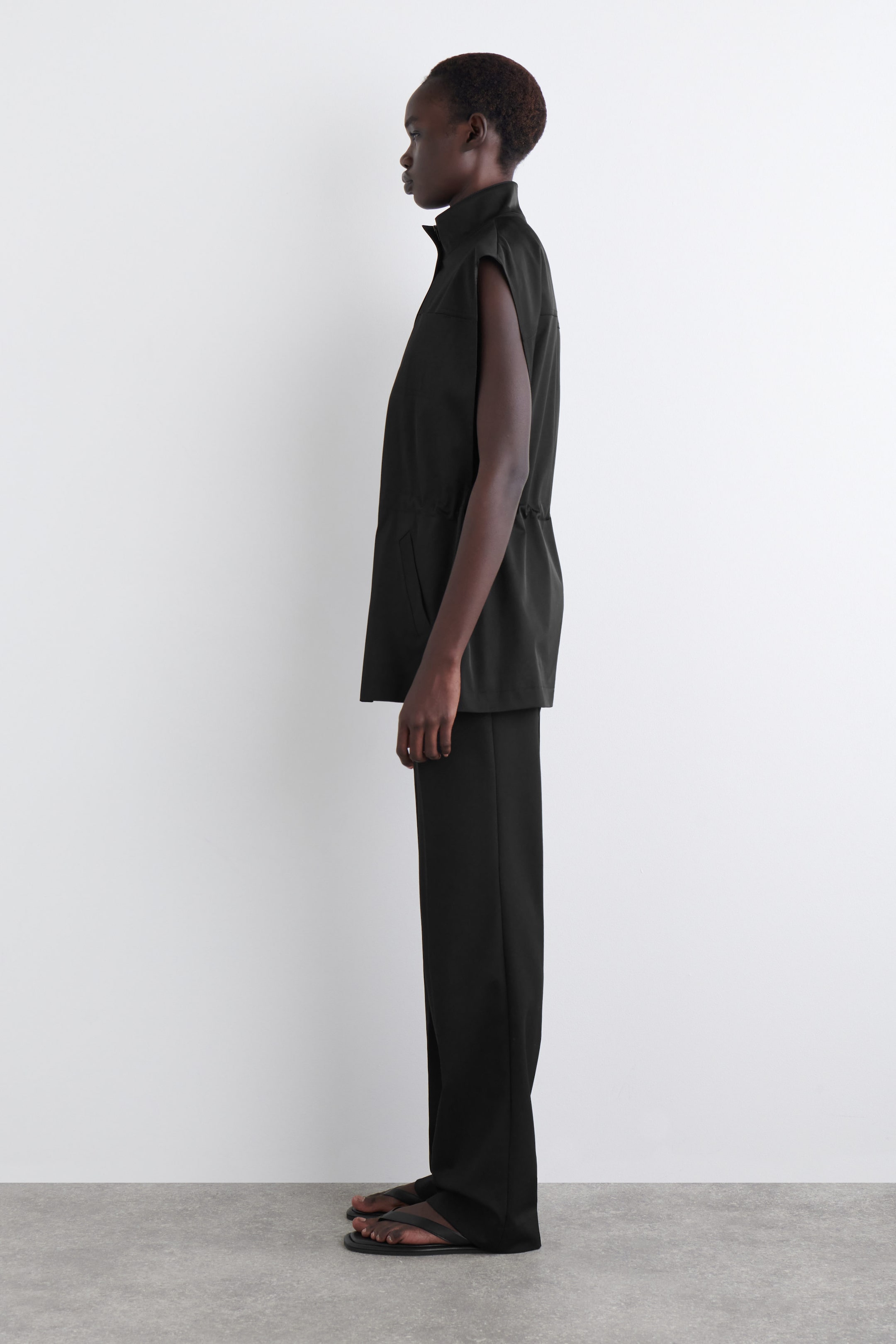 MOCK-NECK UTILITY VEST