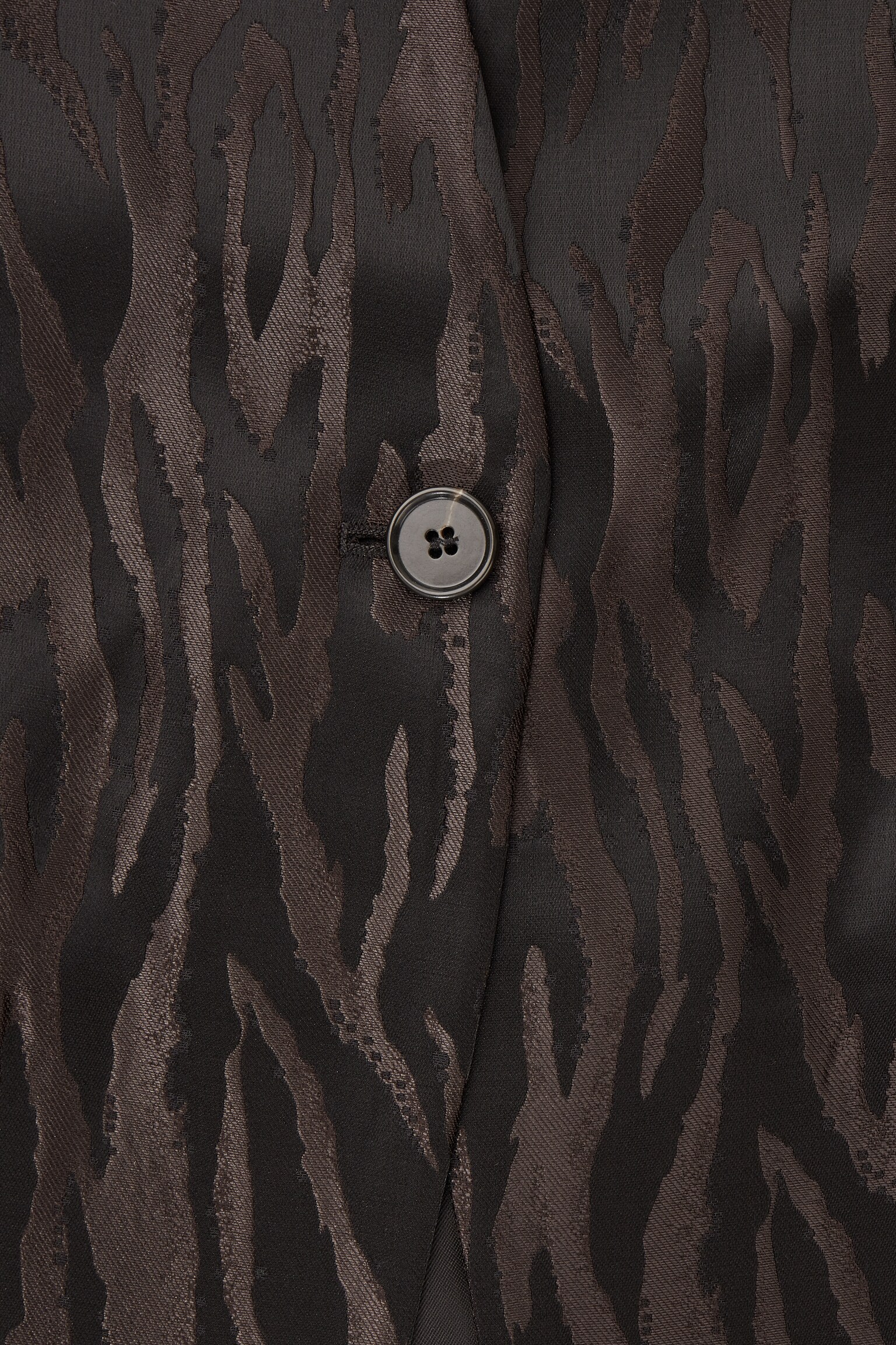 RELAXED COLLARLESS ZEBRA-JACQUARD BLAZER - DARK BROWN / BLACK - 4