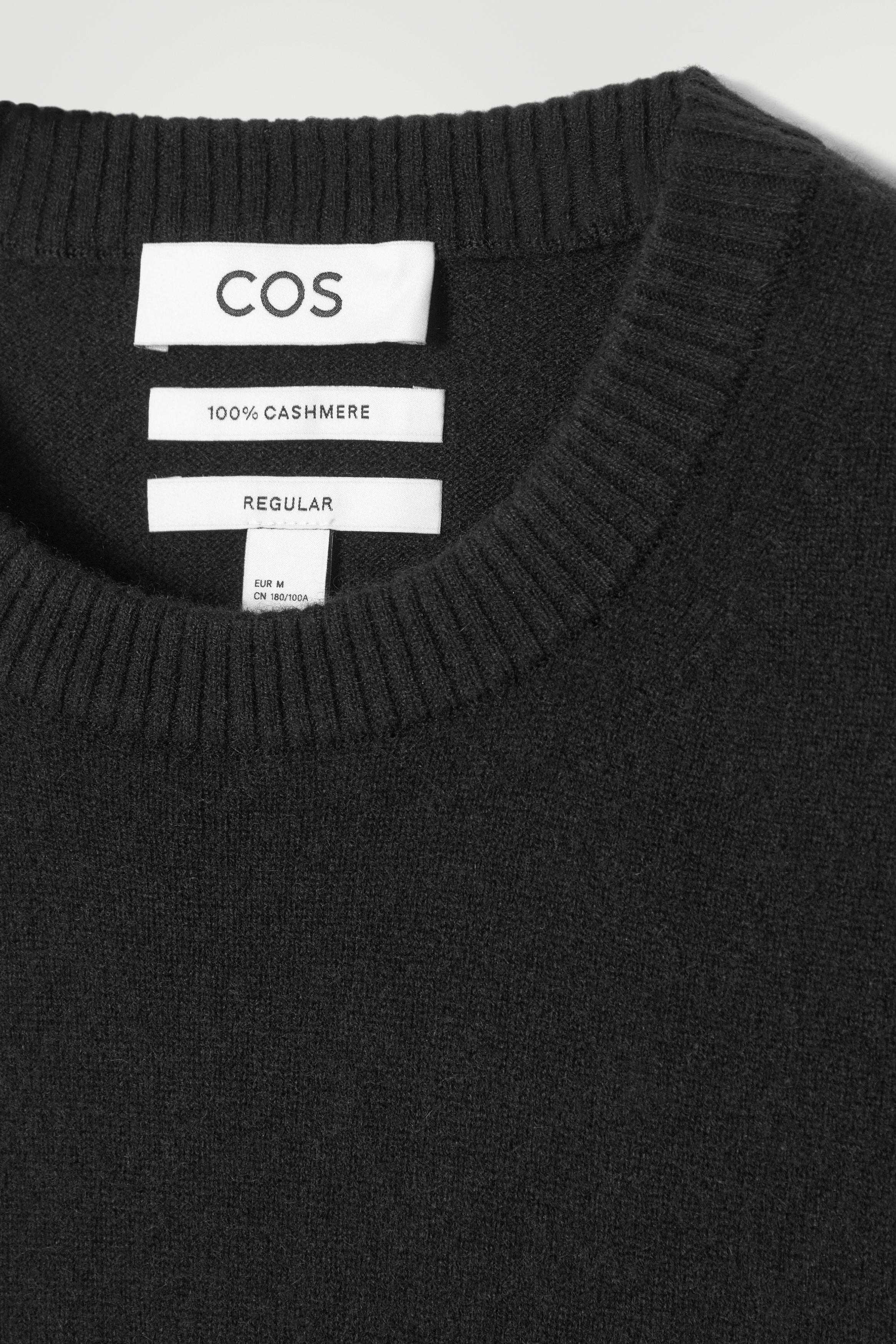 SEAMLESS CASHMERE CREW-NECK SWEATER - thumbnail 8