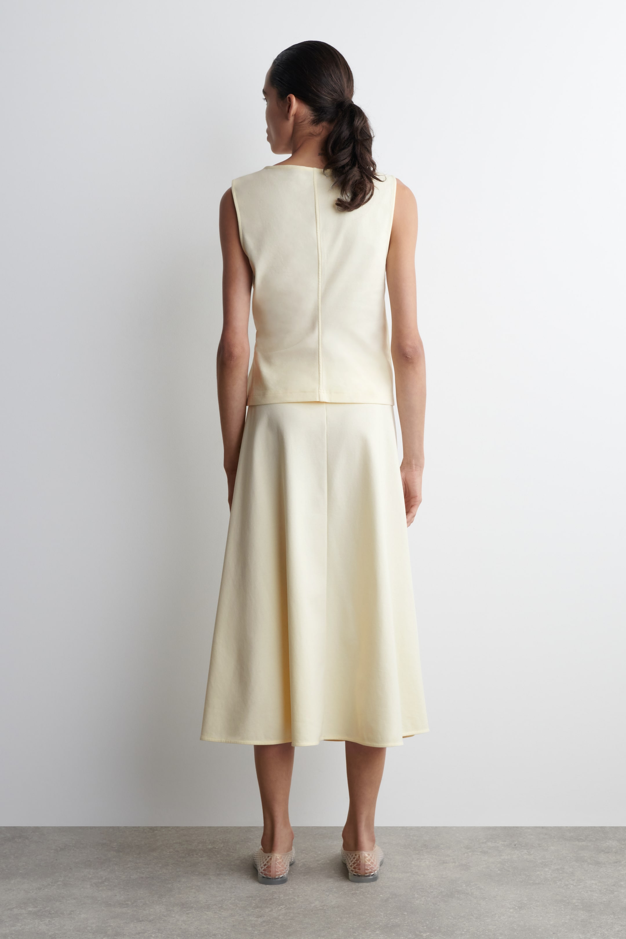 Visualizza immagine più grande: TOP CON DETTAGLIO RITORTO - GIALLO BURRO - DONNA | H&M IT 5