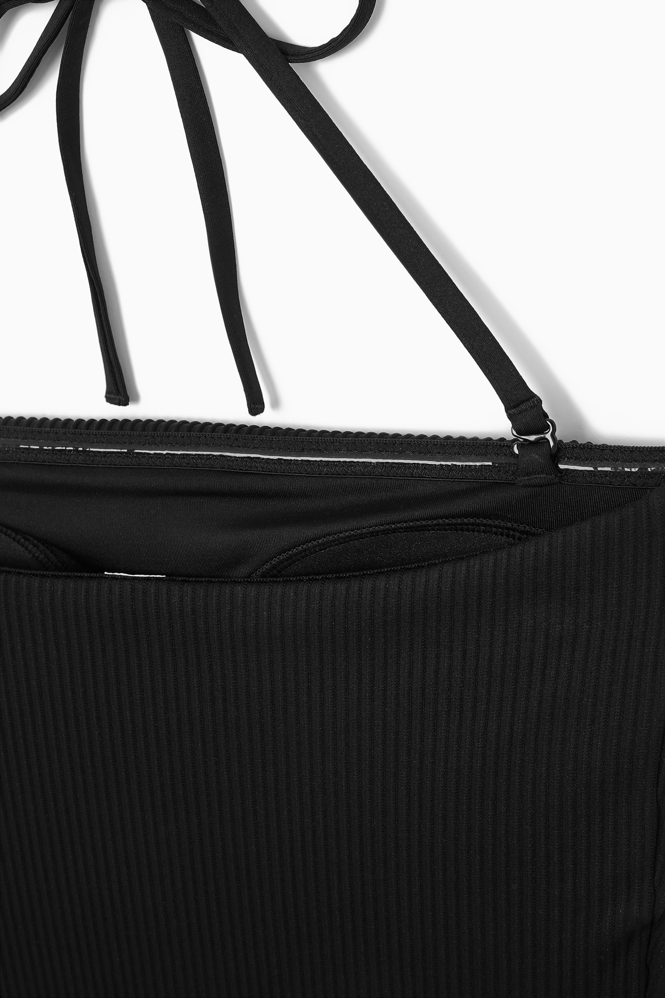 Ingrandisci l'immagine: RIBBED BANDEAU SWIMSUIT - BLACK - DONNA | H&M CH 3