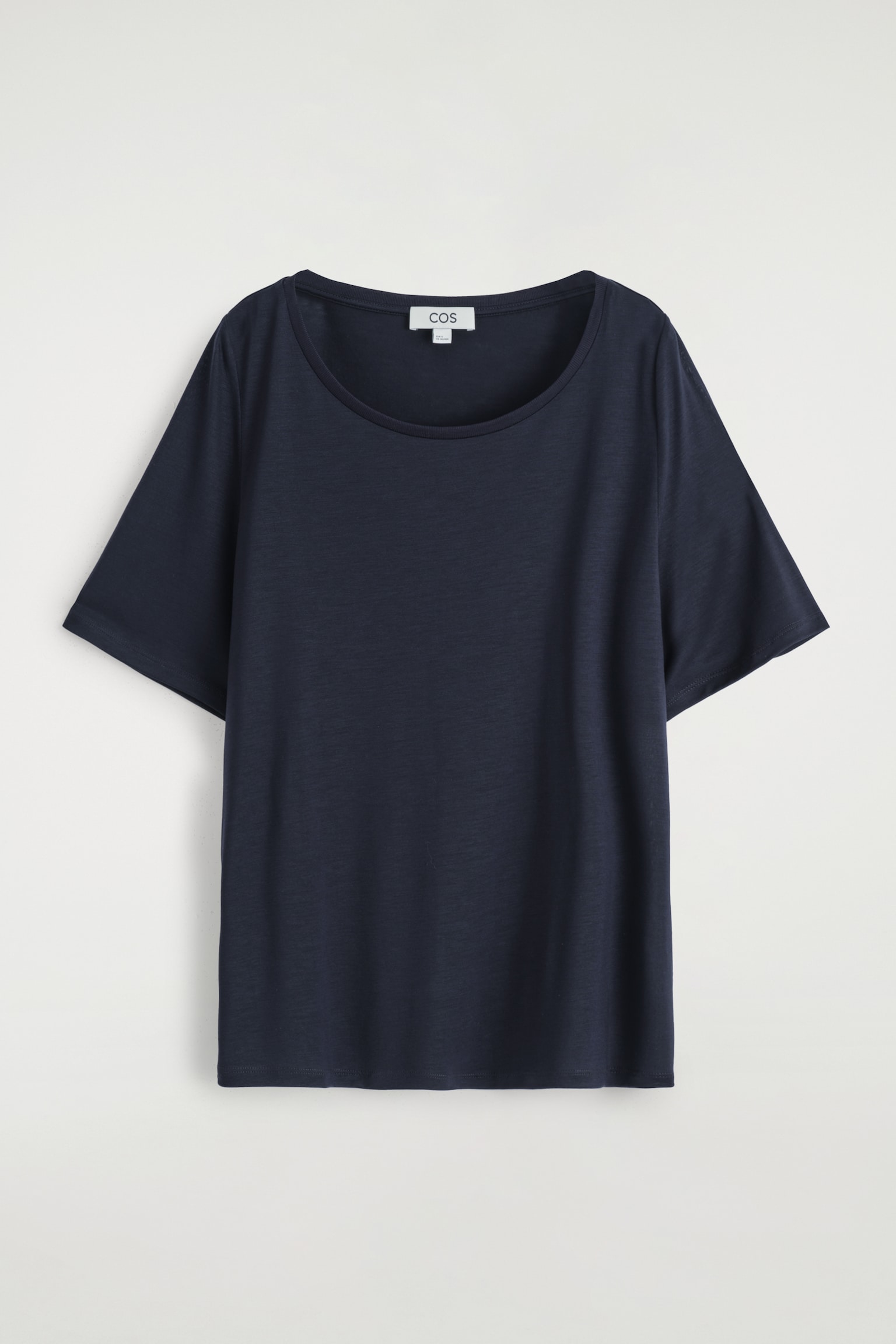 CAMISETA RELAXED FIT CON CUELLO REDONDO - AZUL MARINO/BEIGE CLARO - 2