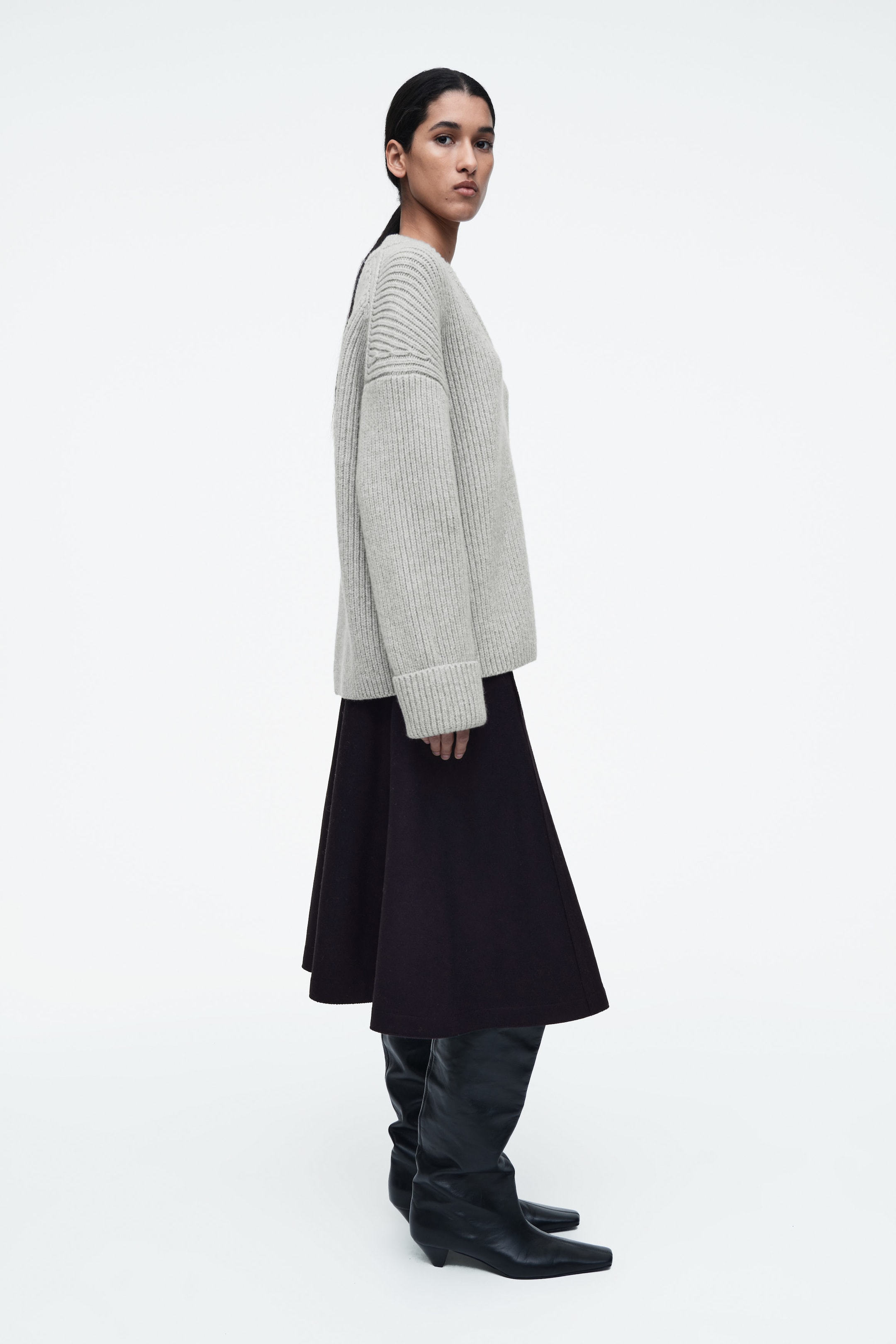 LAYERED V-NECK MERINO WOOL JUMPER