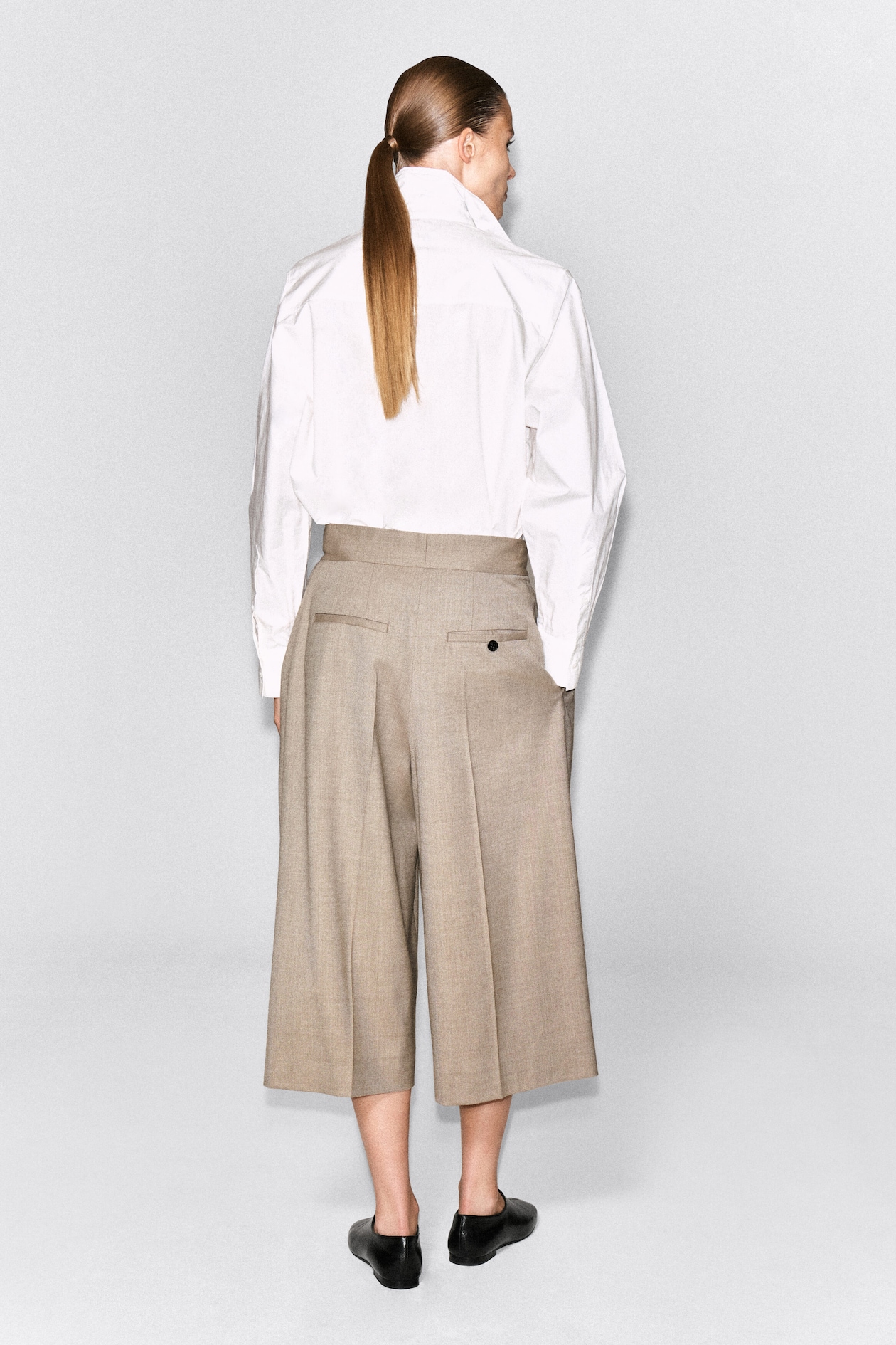 PLEATED WOOL-BLEND CULOTTES — BEIGE MÉLANGE