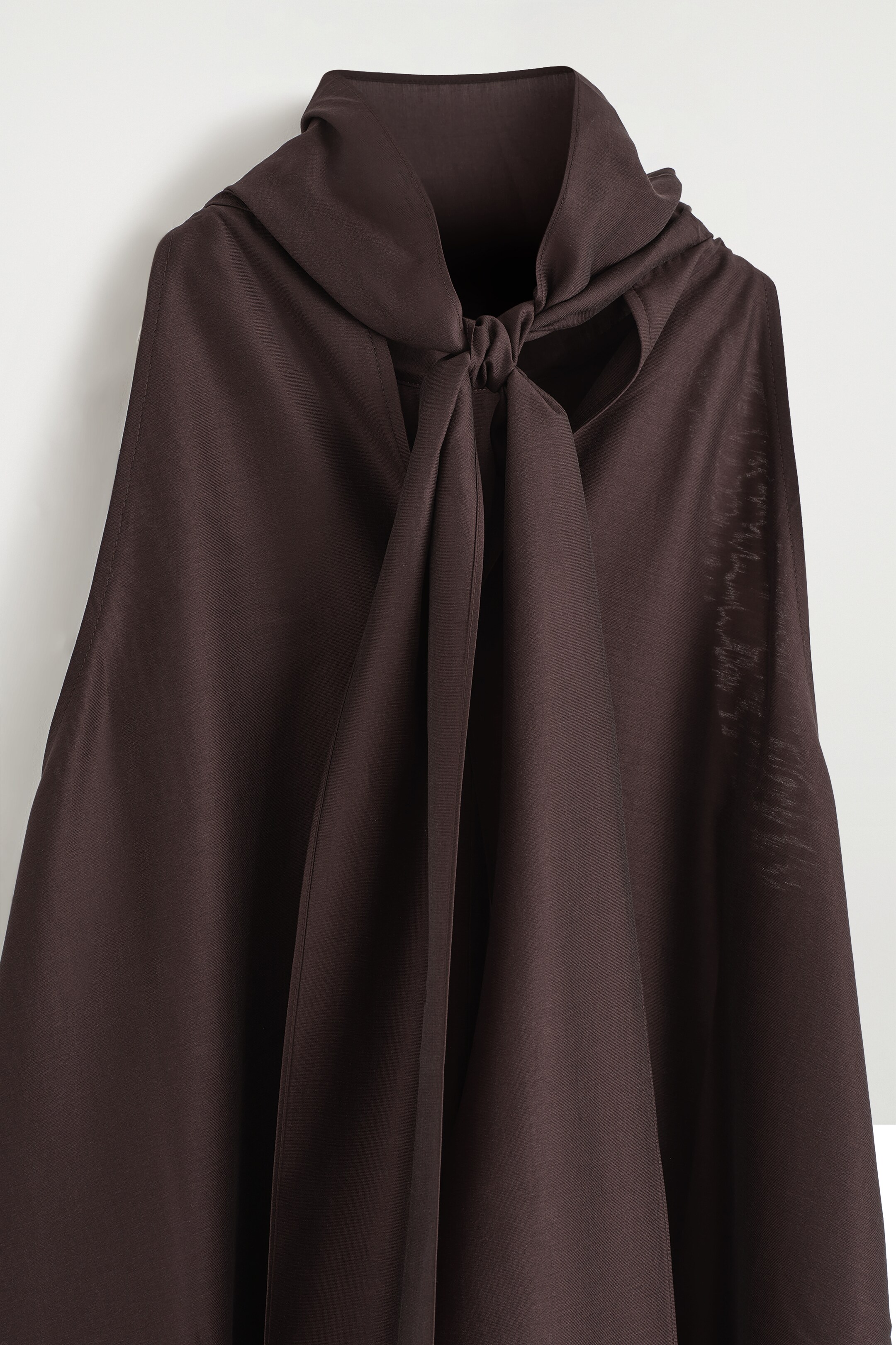 Ver imagen más grande: VESTIDO CORTO FLUIDO CON CUELLO HALTER - MARRÓN OSCURO - MUJER | H&M ES 7