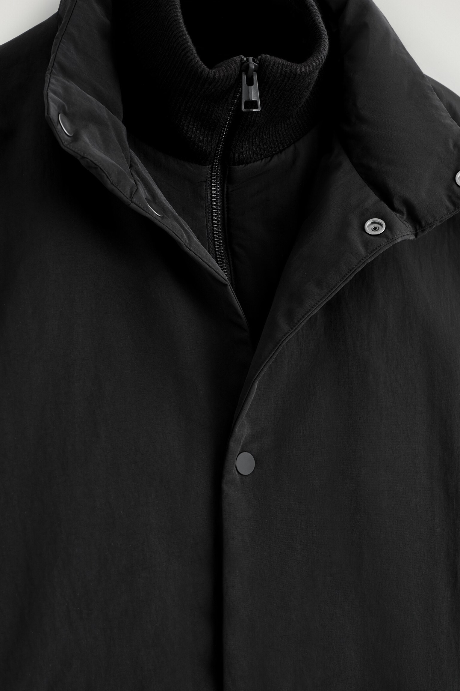 WATTIERTE DAUNENJACKE MIT STEHKRAGEN - SCHWARZ/BORDEAUX - 7