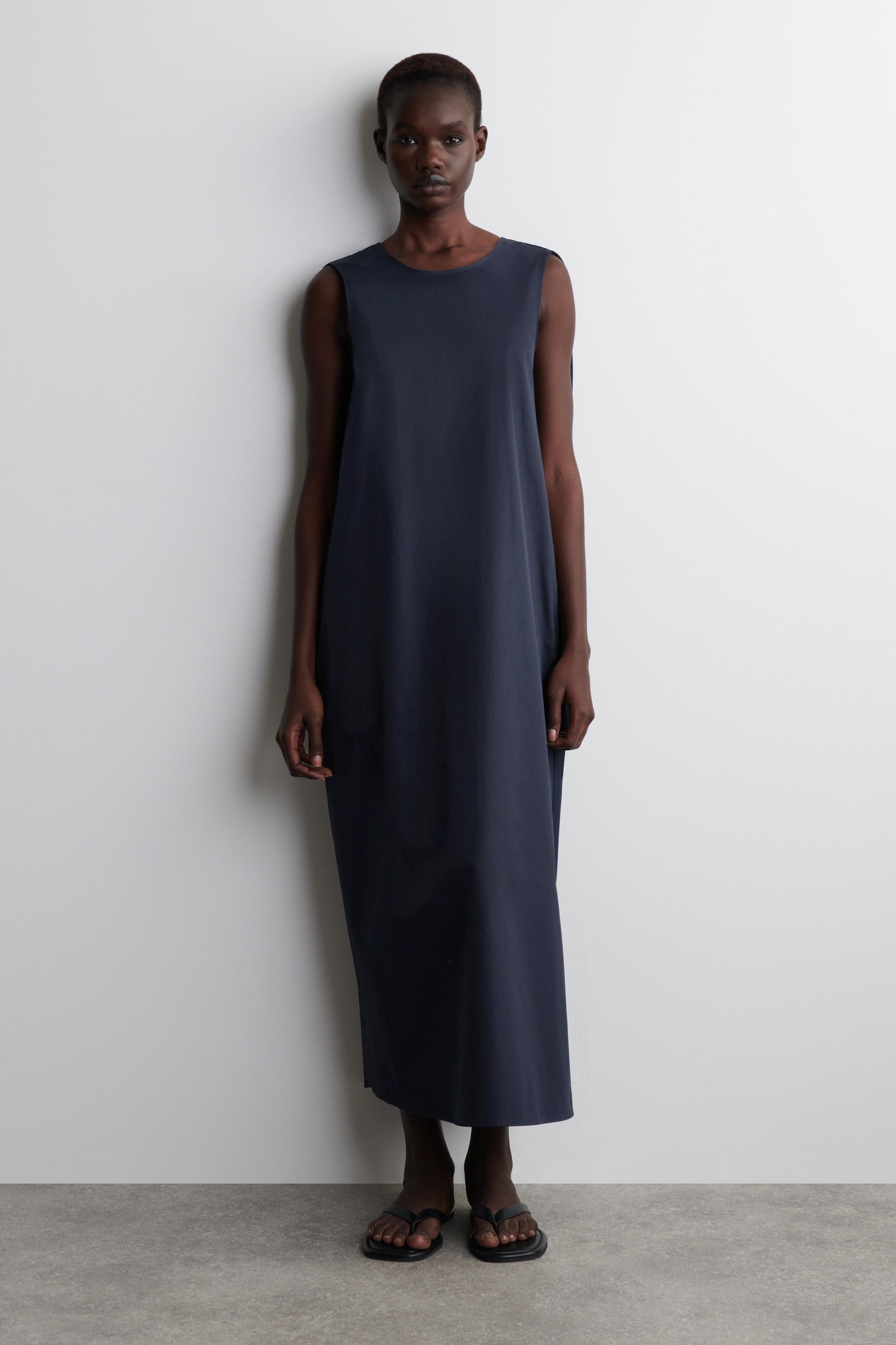 Agrandir l'image: ROBE MIDI À DOS TORSADÉ EN COTON - BLEU MARINE - FEMME | H&M FR 1