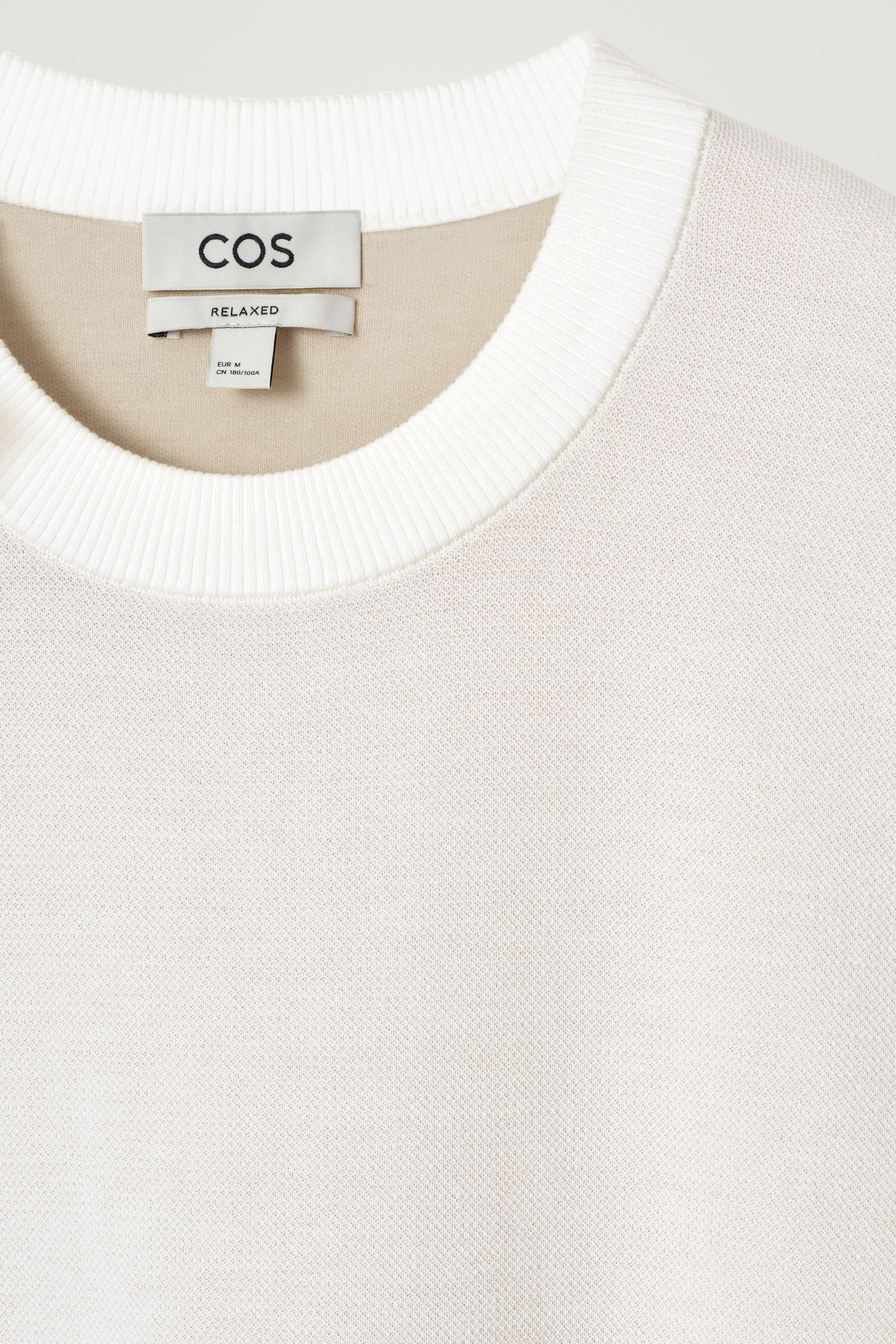 Grotere afbeelding bekijken: RELAXTE DUBBELZIJDIGE GEBREIDE T-SHIRT - WIT - HEREN | H&M BE 7