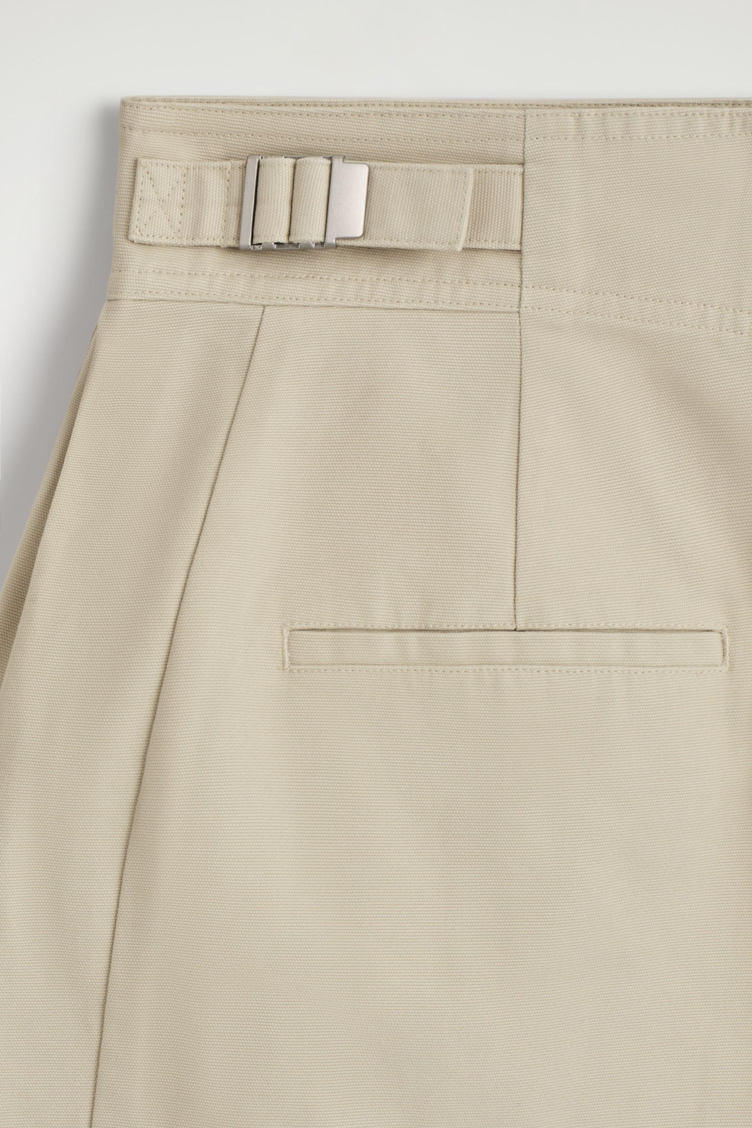 PLEATED BUCKLE-DETAIL MINI SKIRT - LIGHT BEIGE - 3